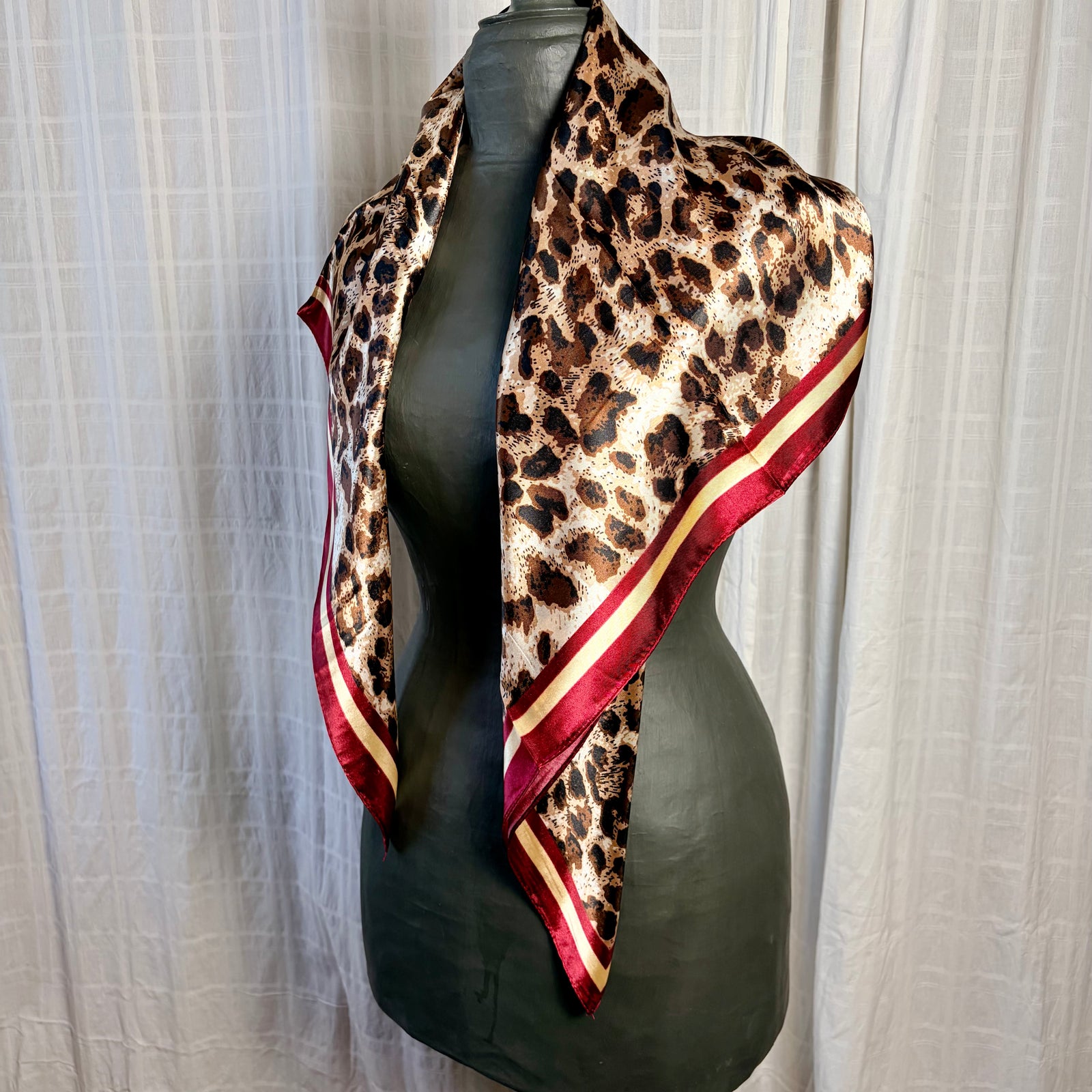 LONDON silky leopard print scarf