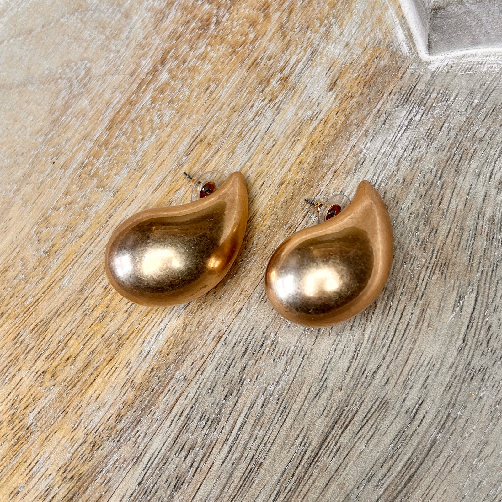 LYRA matt metal teardrop stud earrings