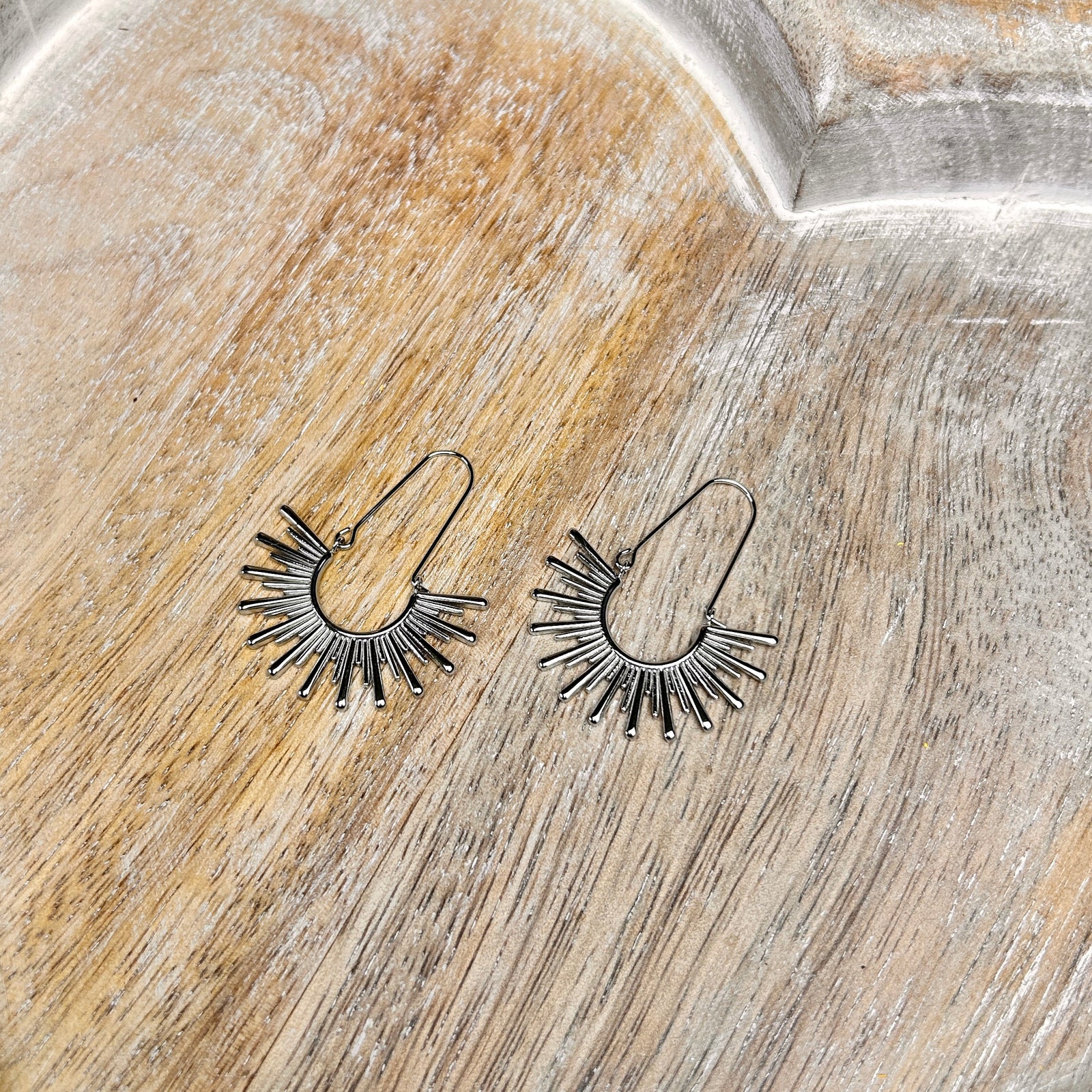 YOLANDE small hoop half sun earrings
