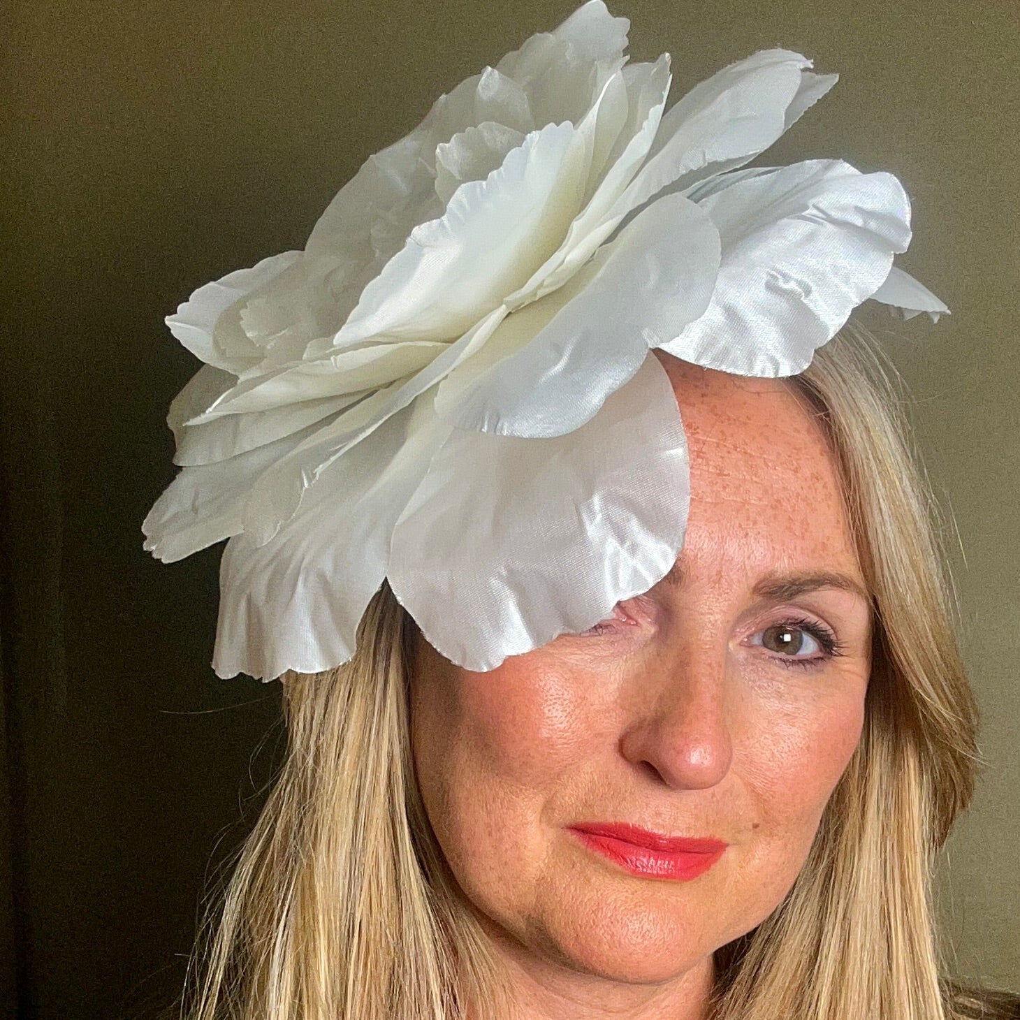 'SJP' oversized silky flower brooch/fascinator