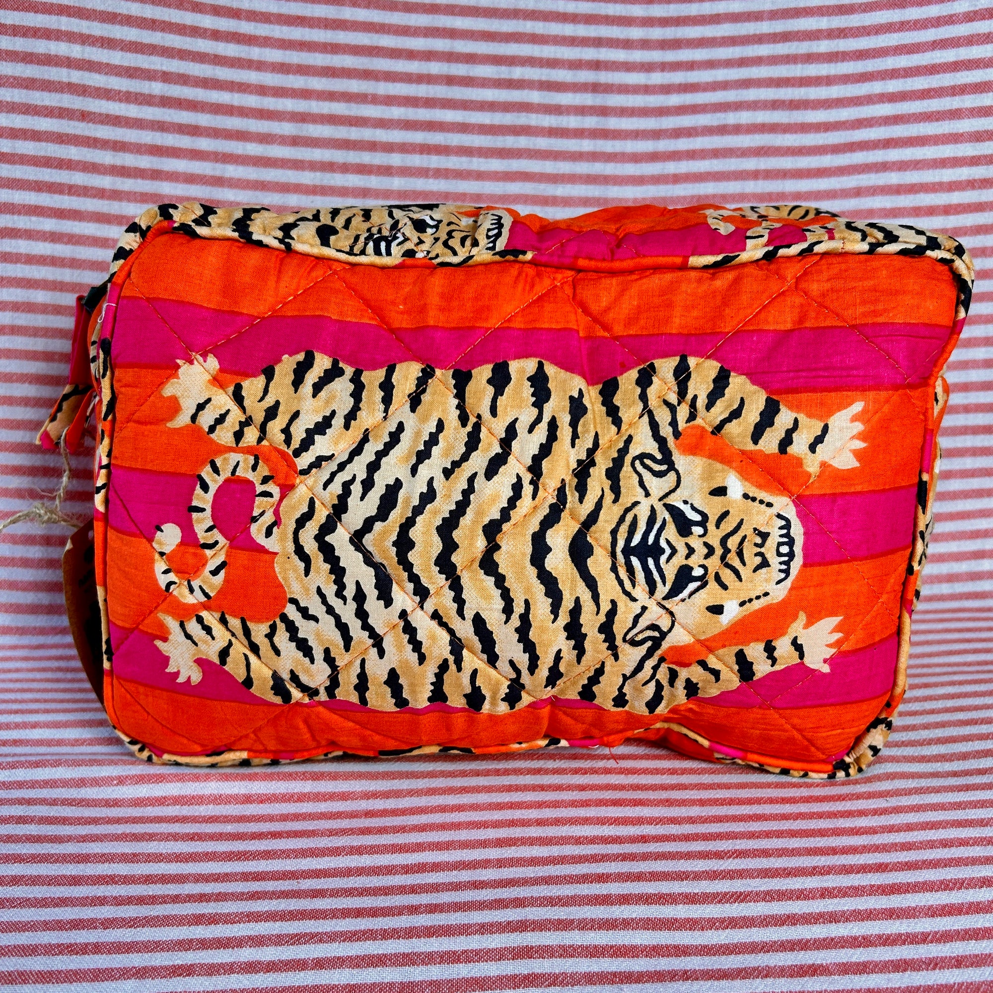 BLAKE large cotton tiger print wash bag