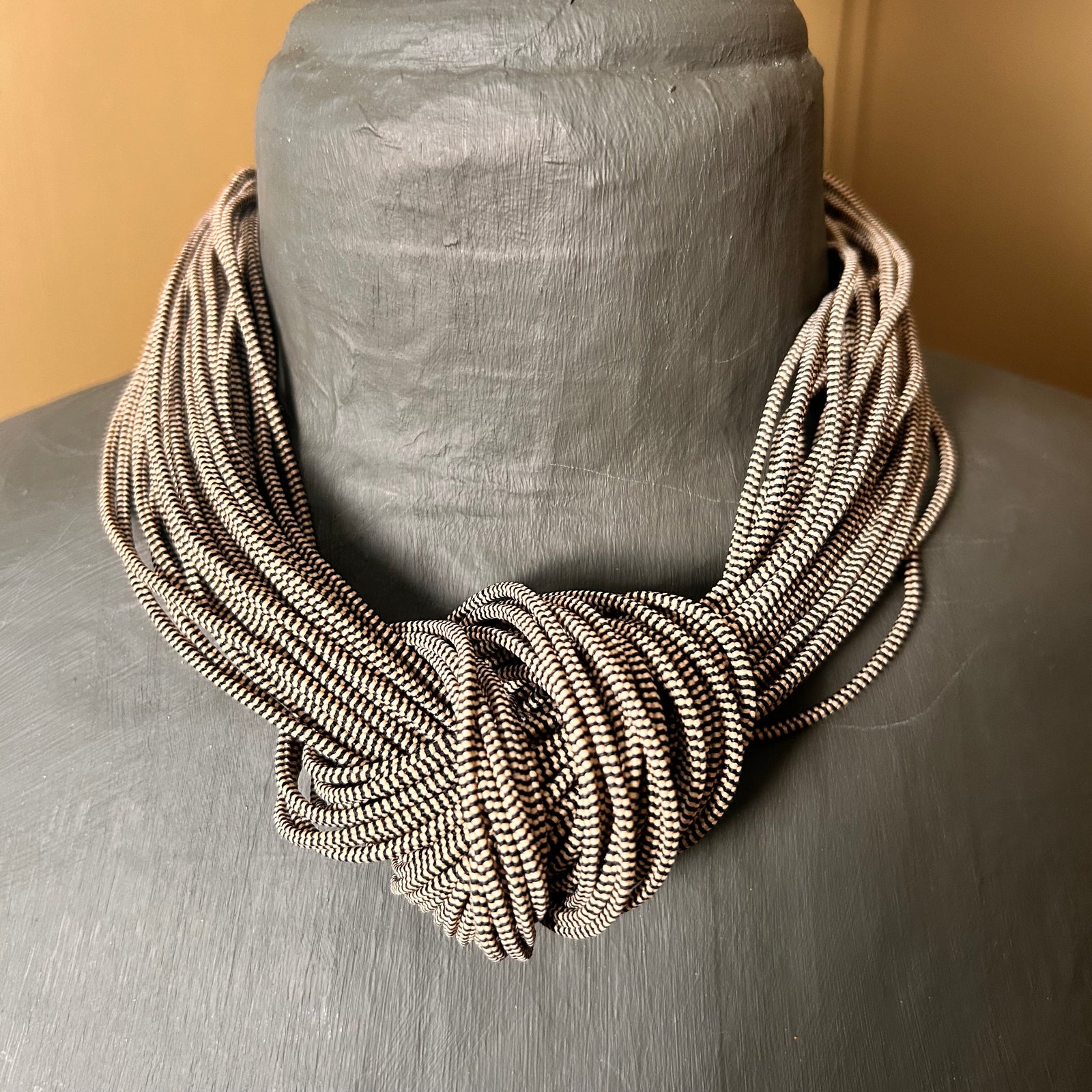 ARABELLA elastic knot choker necklace