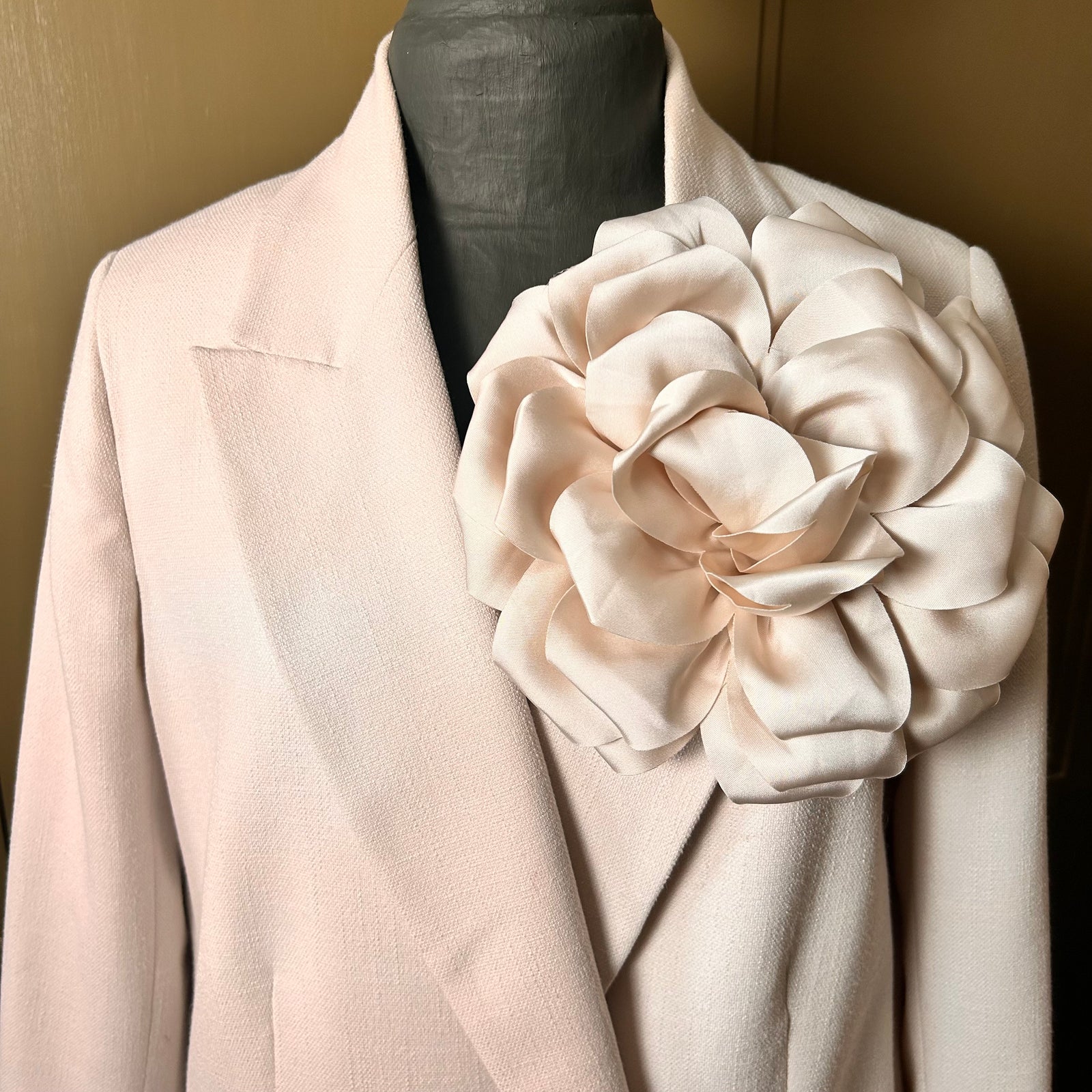 SUMMER oversized silky flower brooch/fascinator