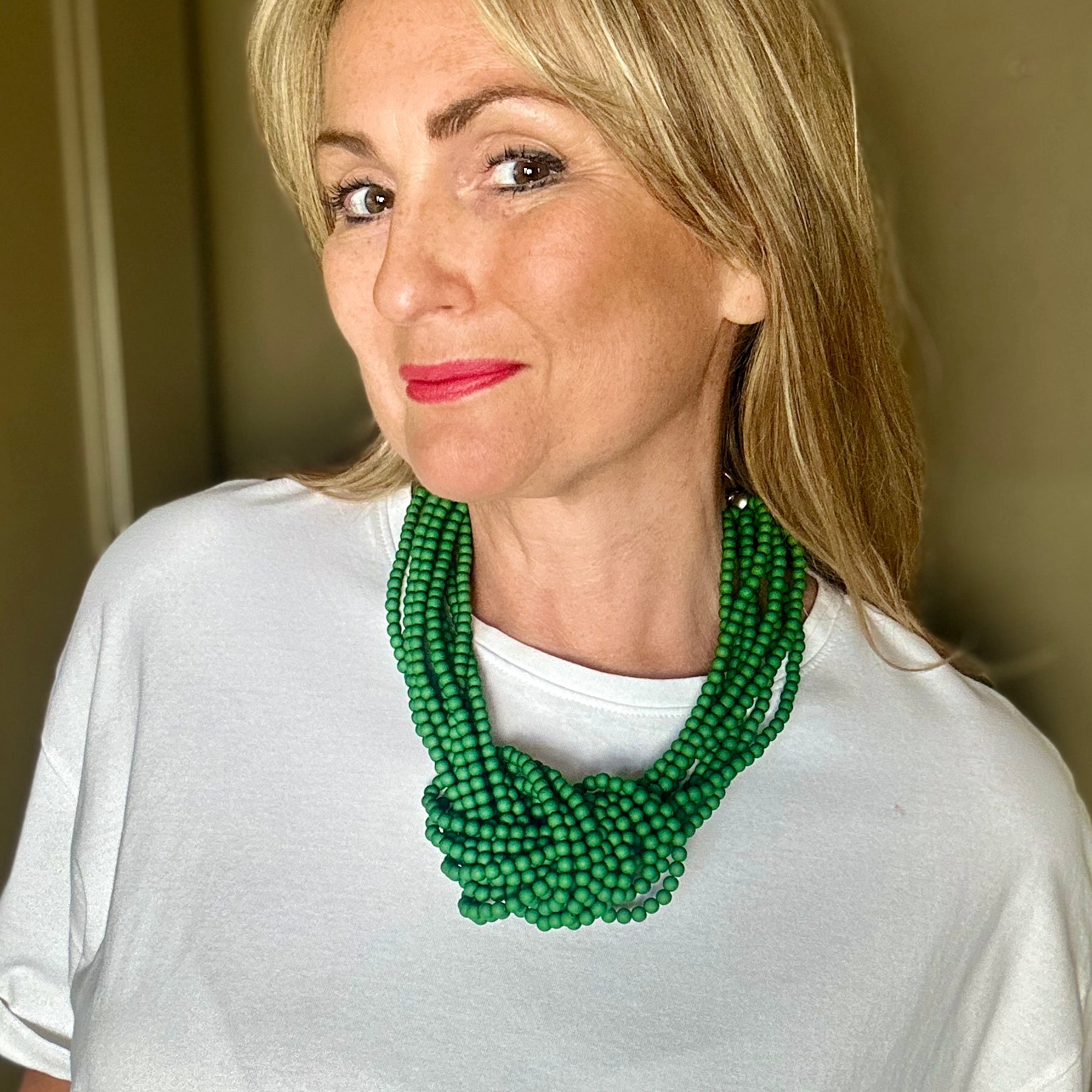 DOREEN resin bead knot choker necklace