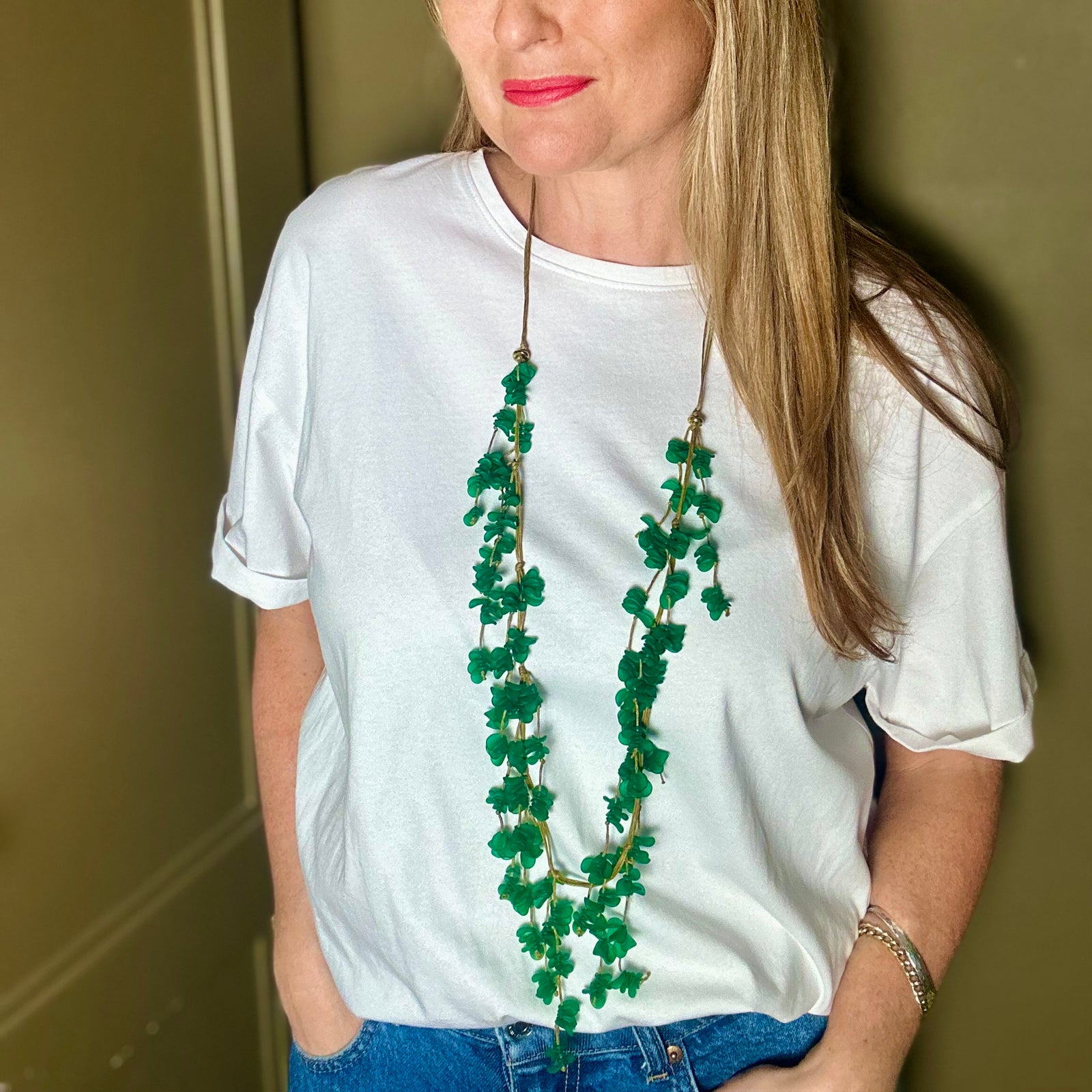 JULIA long resin bougainvillea necklace