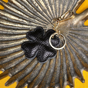 BOBBIO clover shaped leather keyring/bag charm