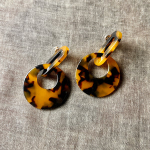 TESS resin circle drop earrings