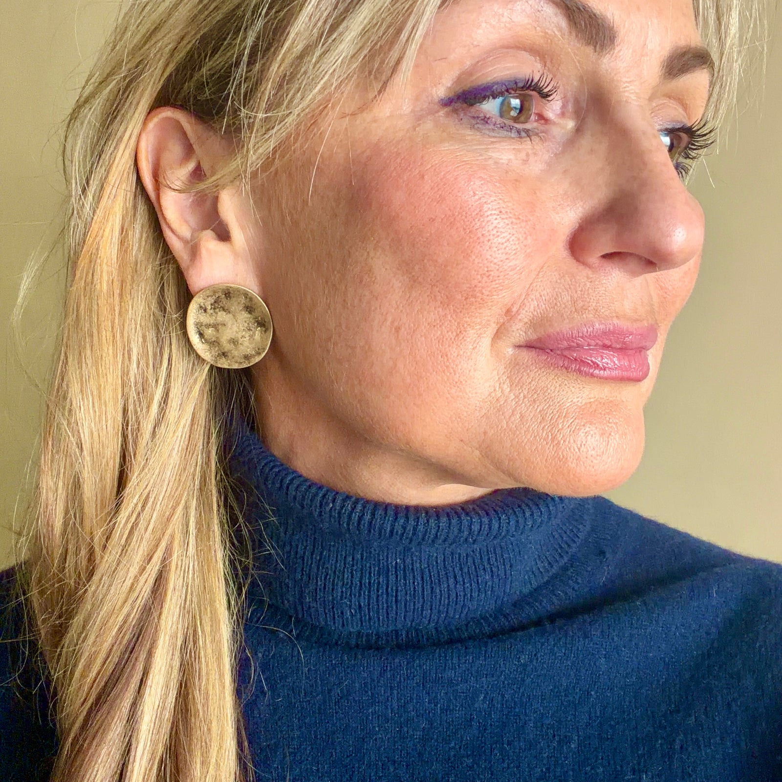 KARLOK medium beaten metal disc stud earrings