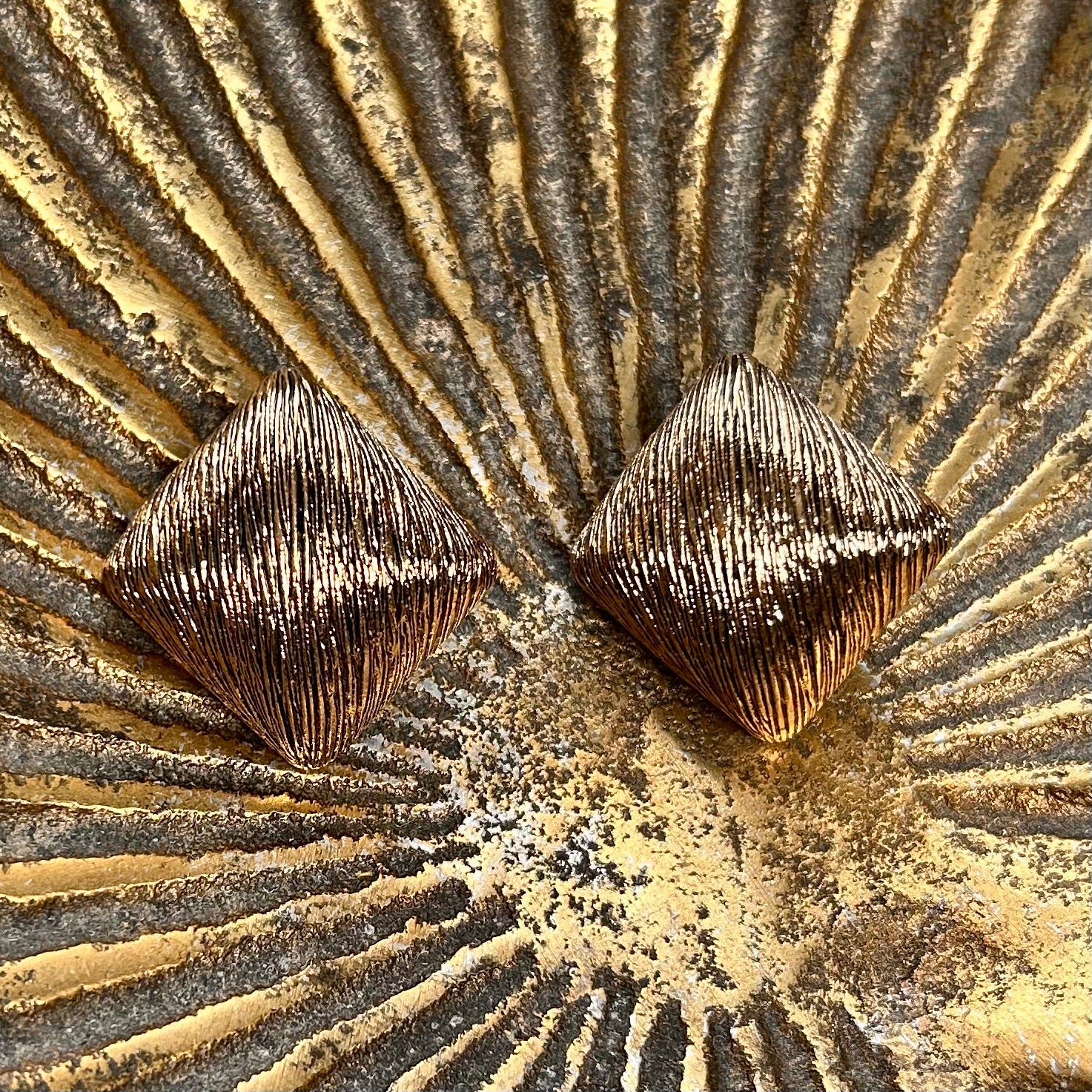 Medium sized textured rhombus stud earrings