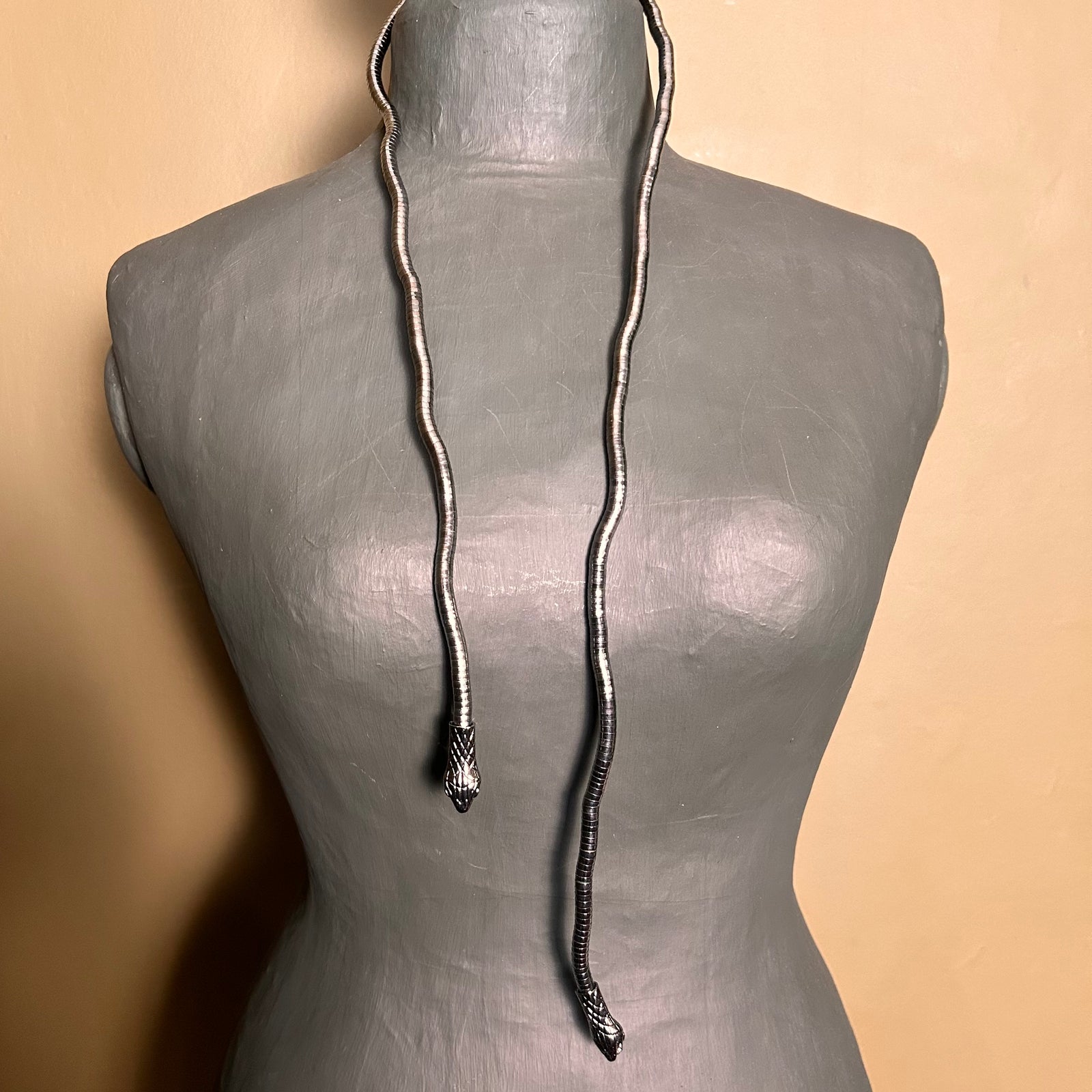 JOLENE flexible open snake necklace