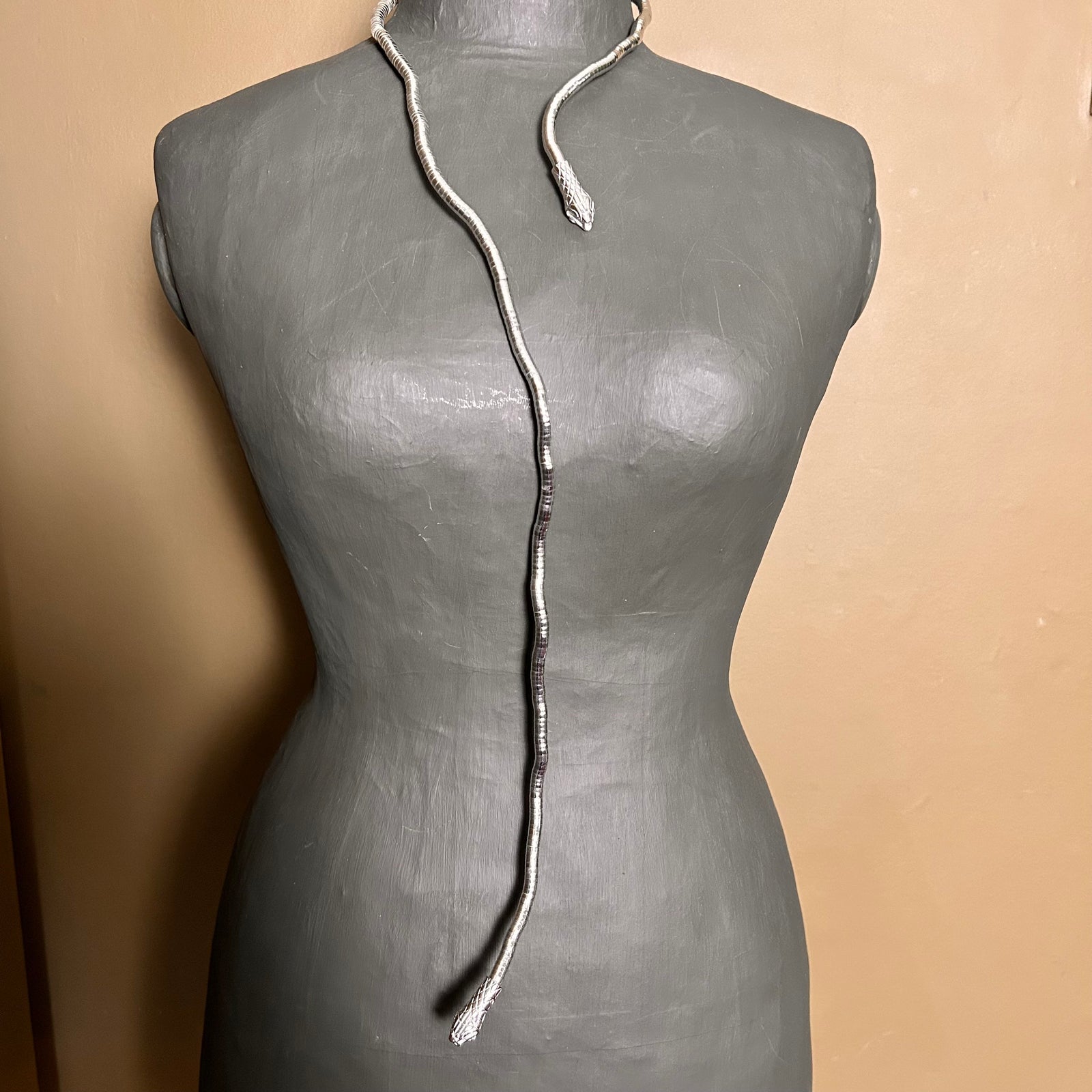 JOLENE flexible open-ended snake necklace