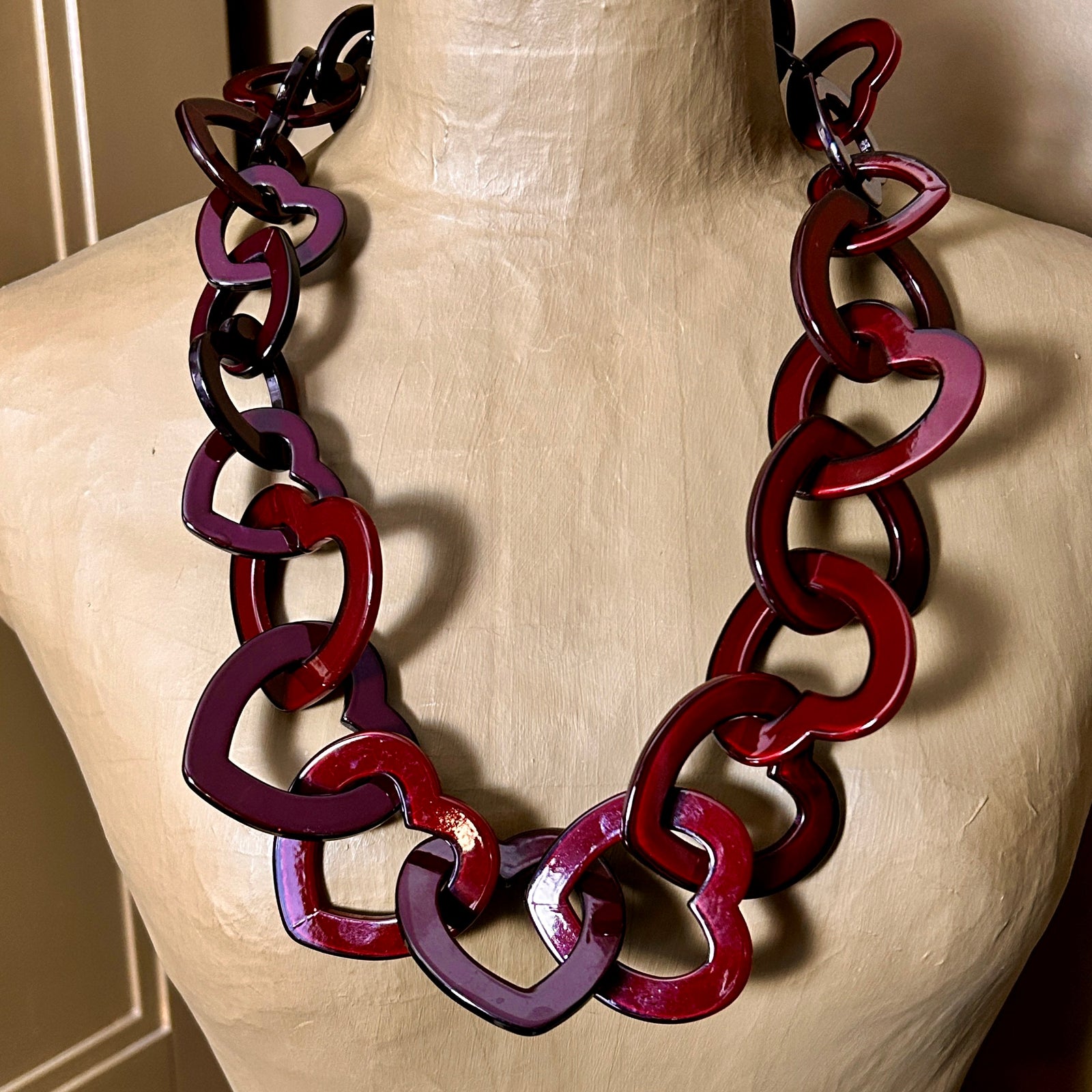 ROXANNE resin heart mid-length necklace