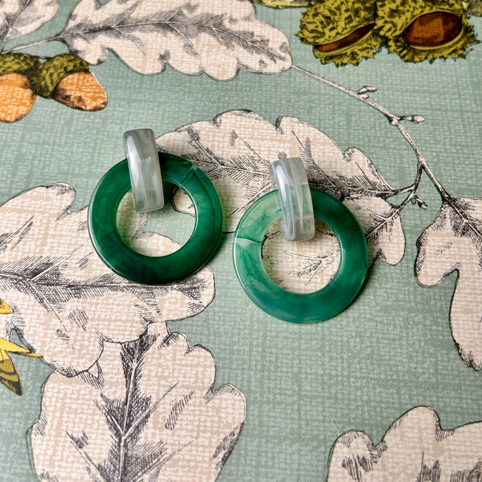 JANE resin circle pendant earrings