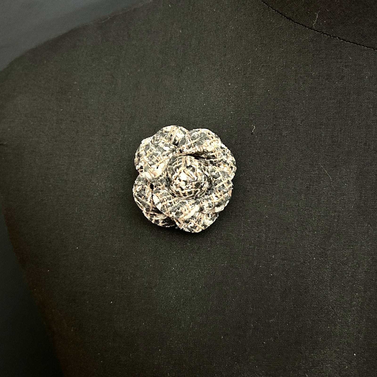 HENRIETTA small tweed fabric flower brooch