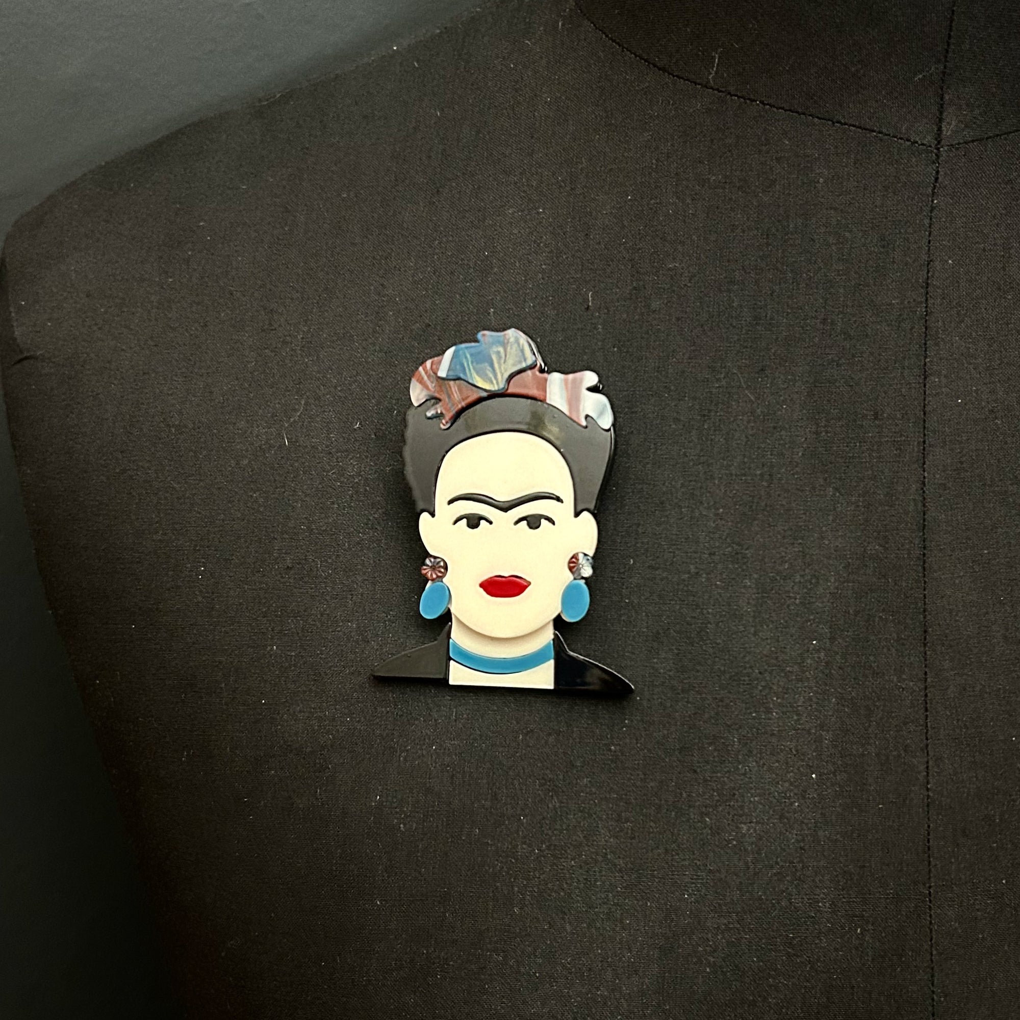 'Frida' resin character brooch