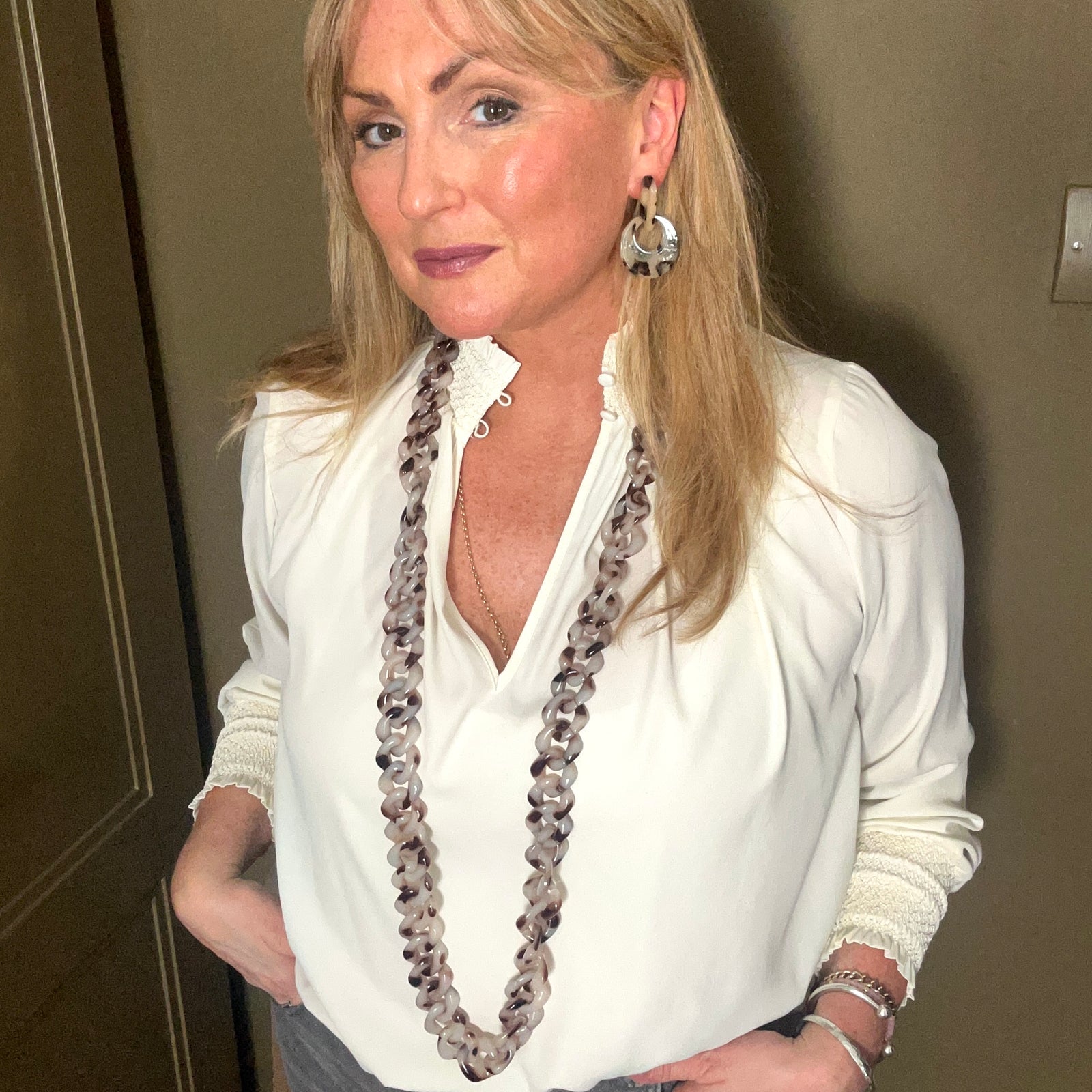 CLARISSA long resin link necklace