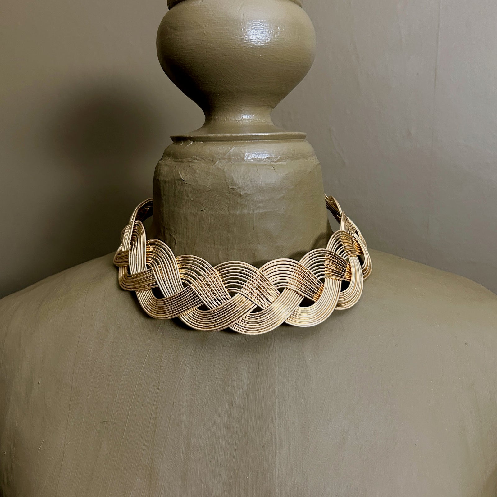 ESTELLE braided choker necklace