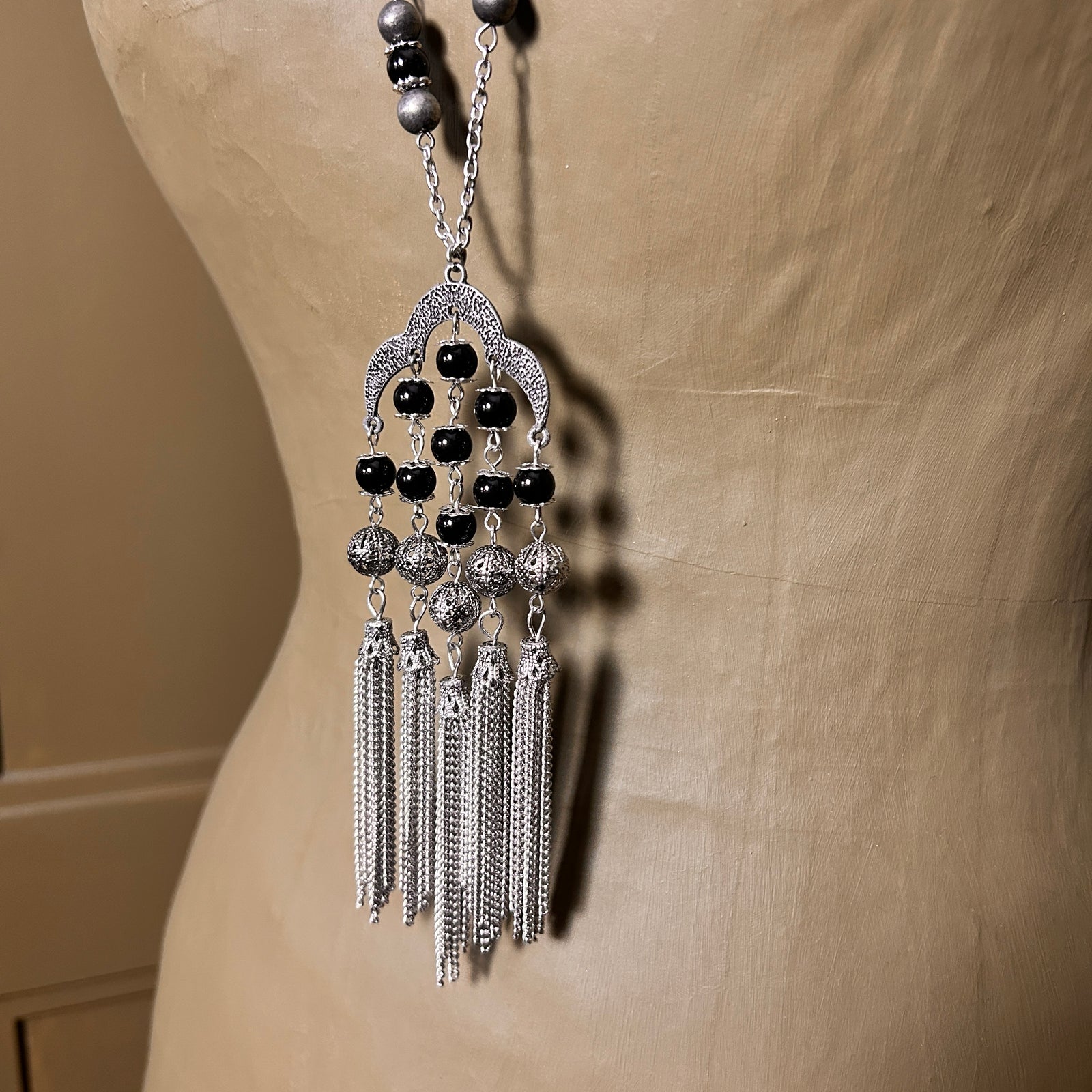 SHINA long silver metal and bead pendant chain necklace