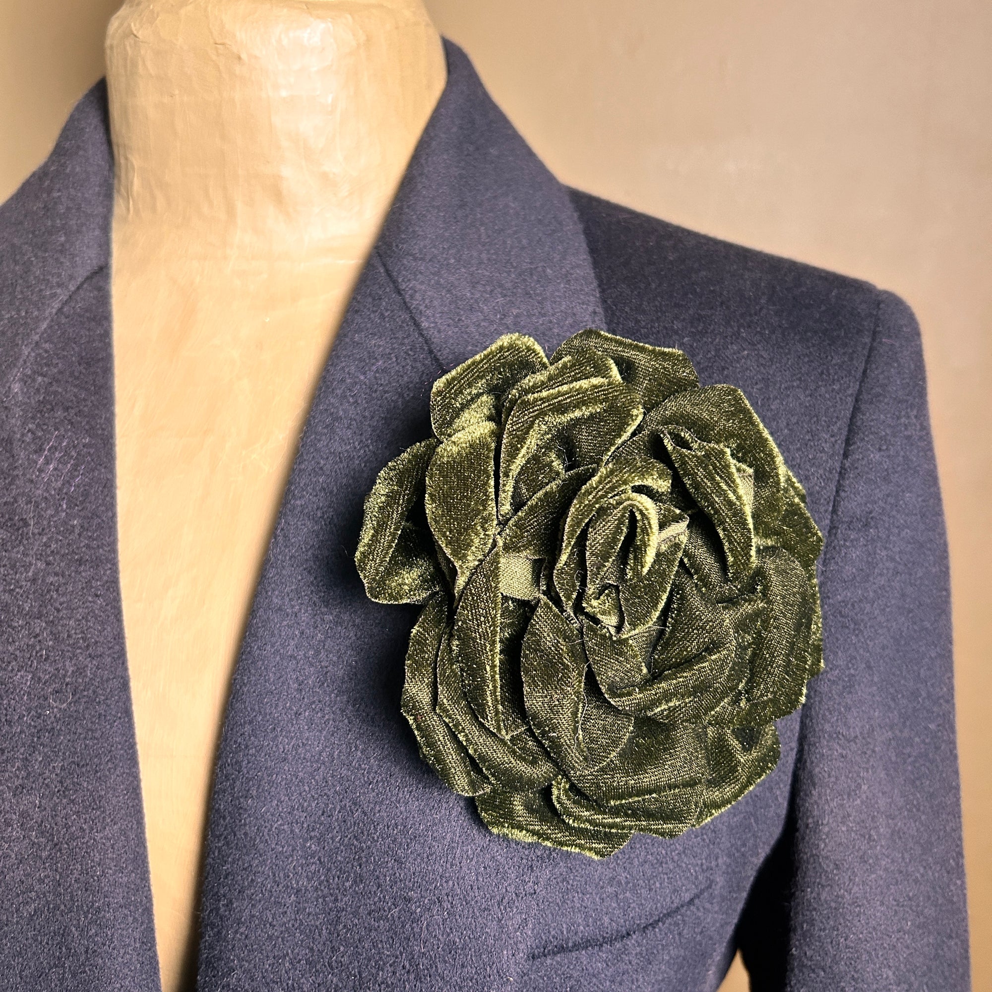 'Guinevere' large velvet flower brooch