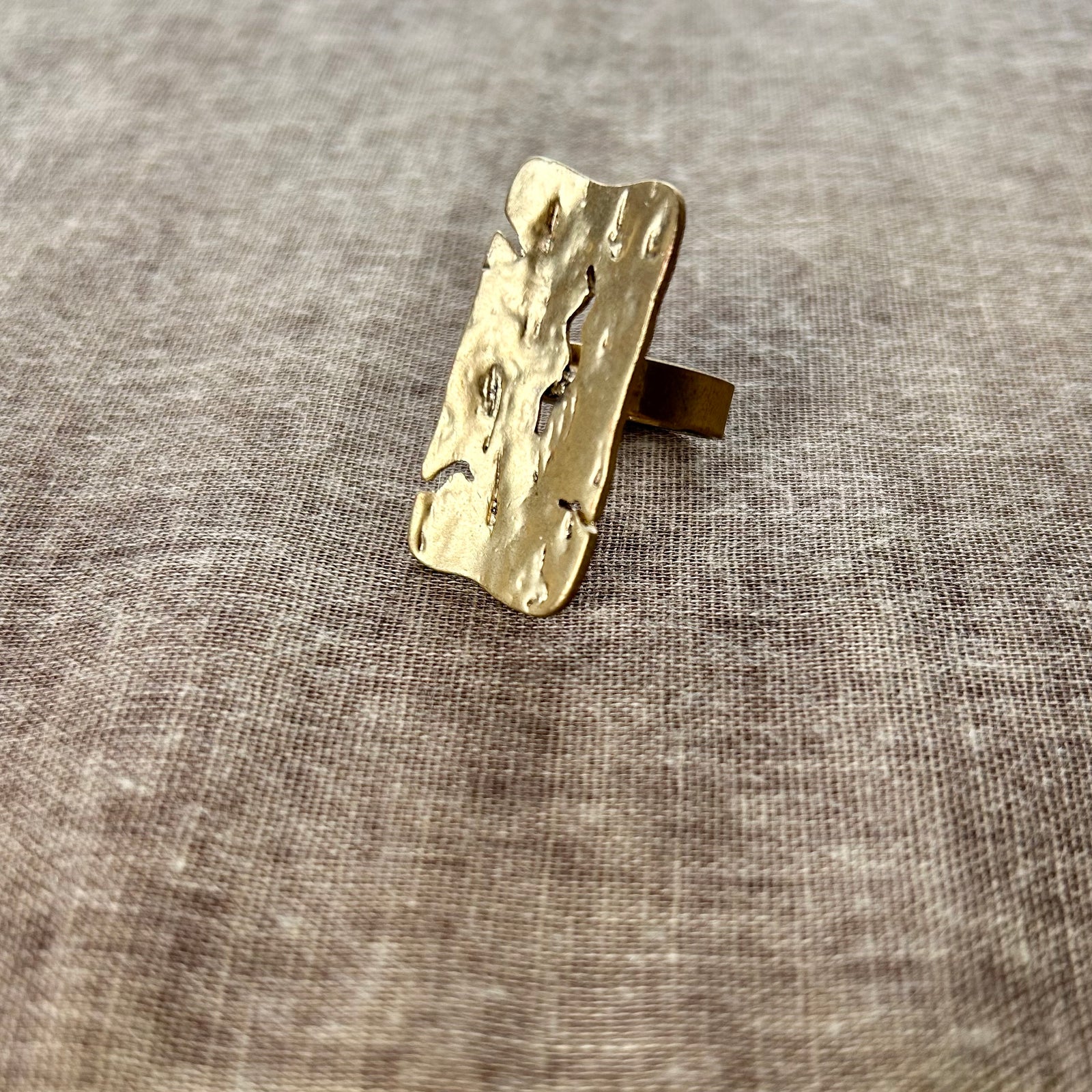 VANESSA beaten metal rectangular ring