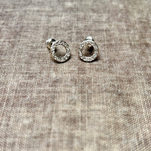 SAVANNAH circle halo stud earrings