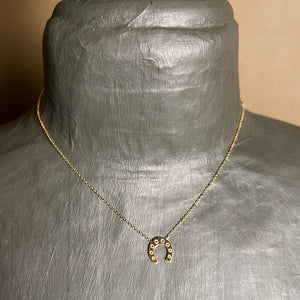 DIANA horseshoe pendant necklace
