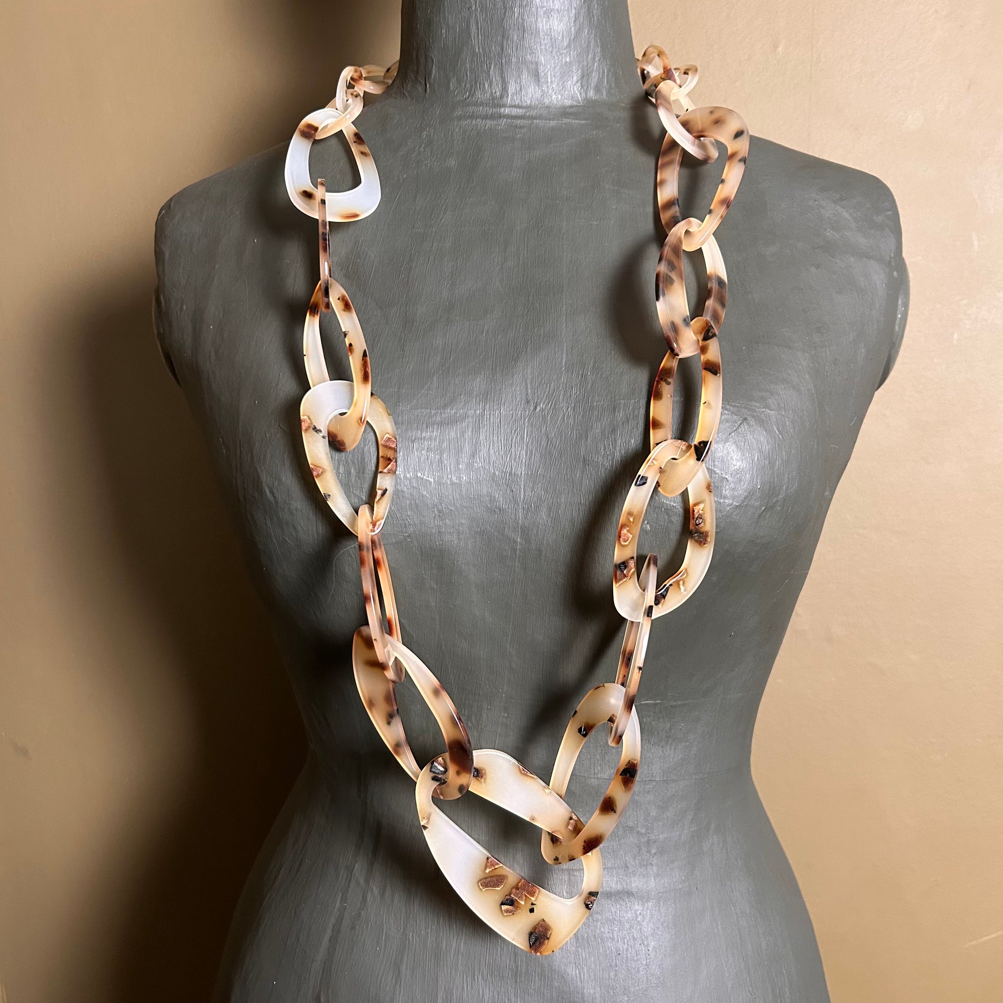 MORGAN statement tortoiseshell resin link necklace