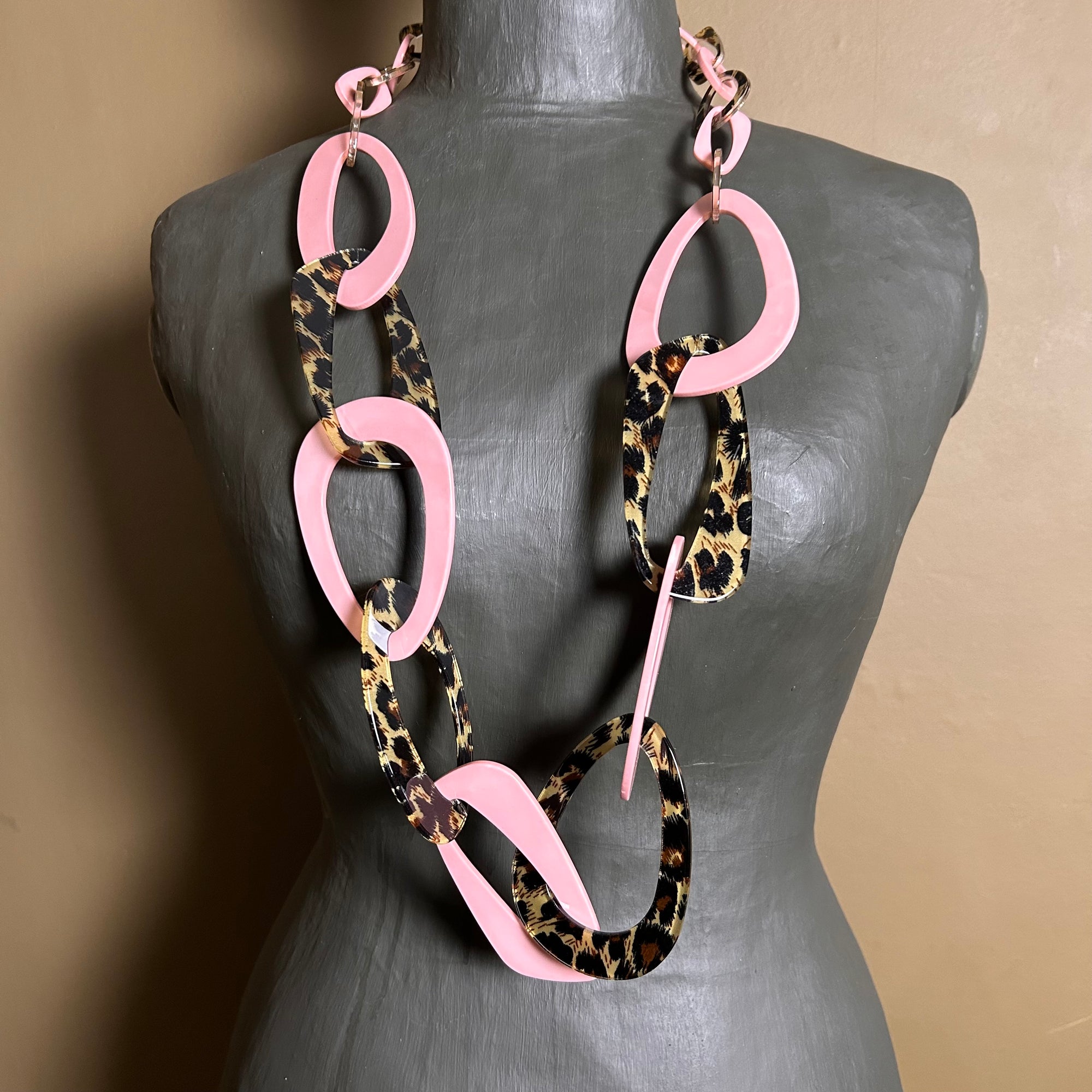 ALICIA large resin link necklace