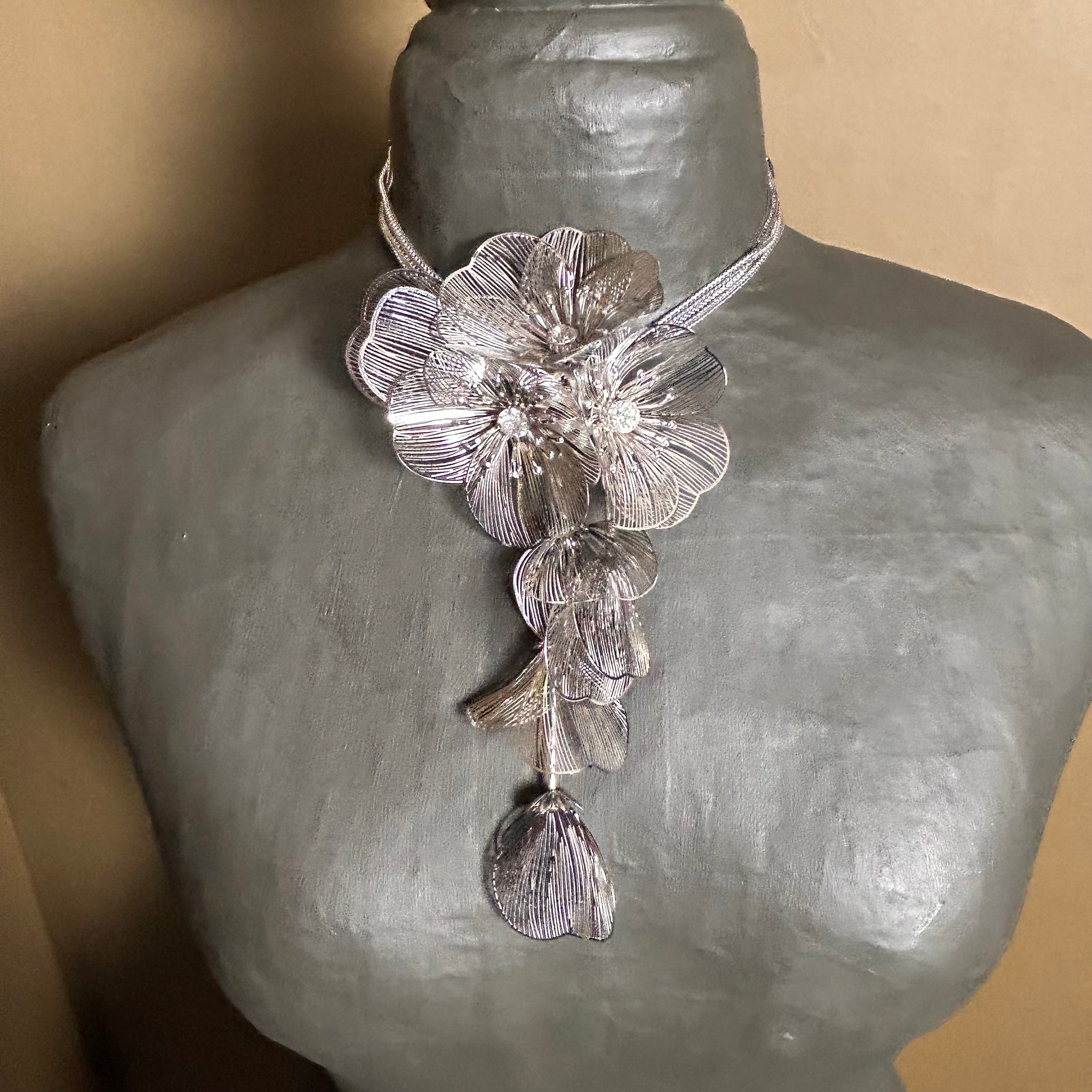 ALYSSA filigree flower statement choker necklace