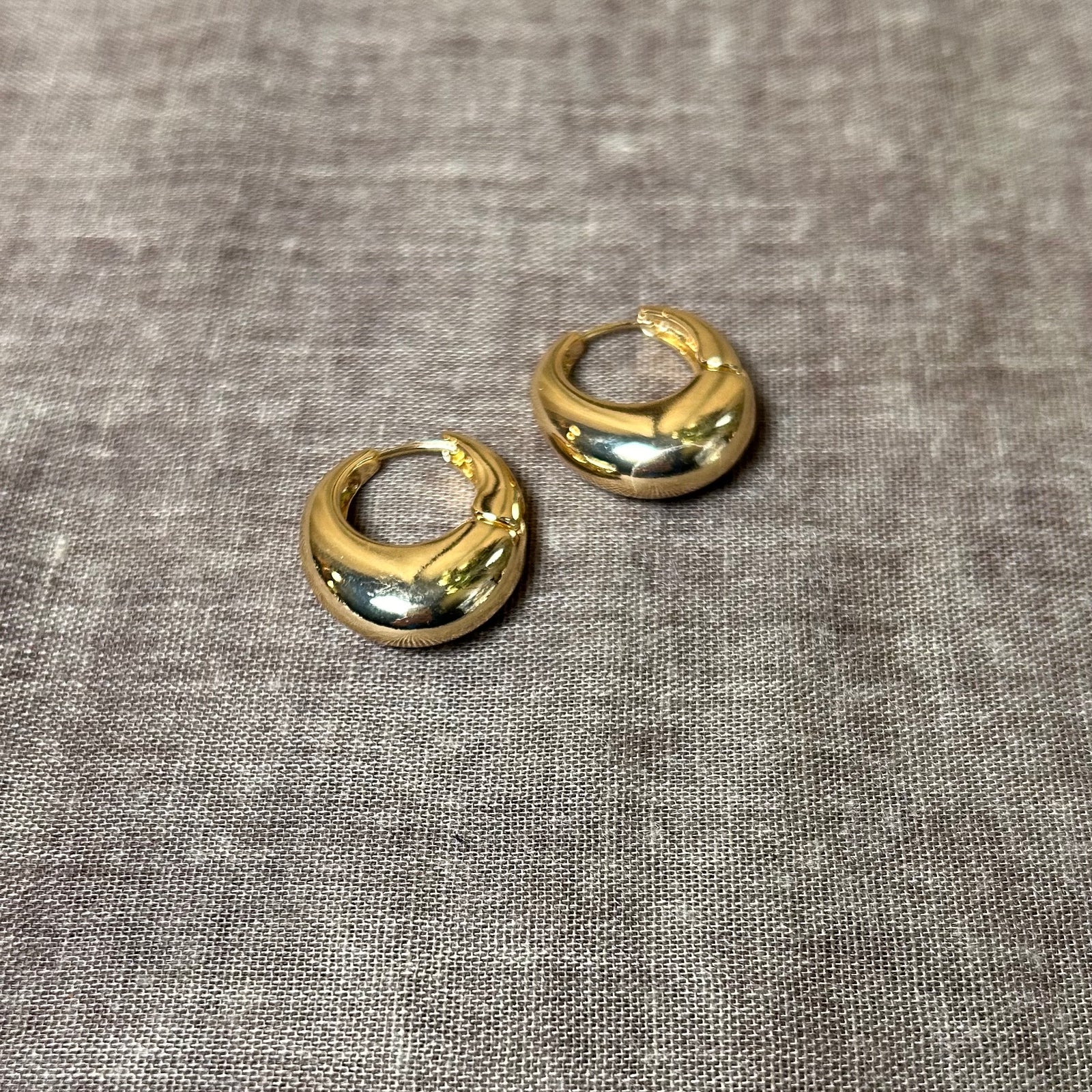 ANASTACIA irregular hoop earrings