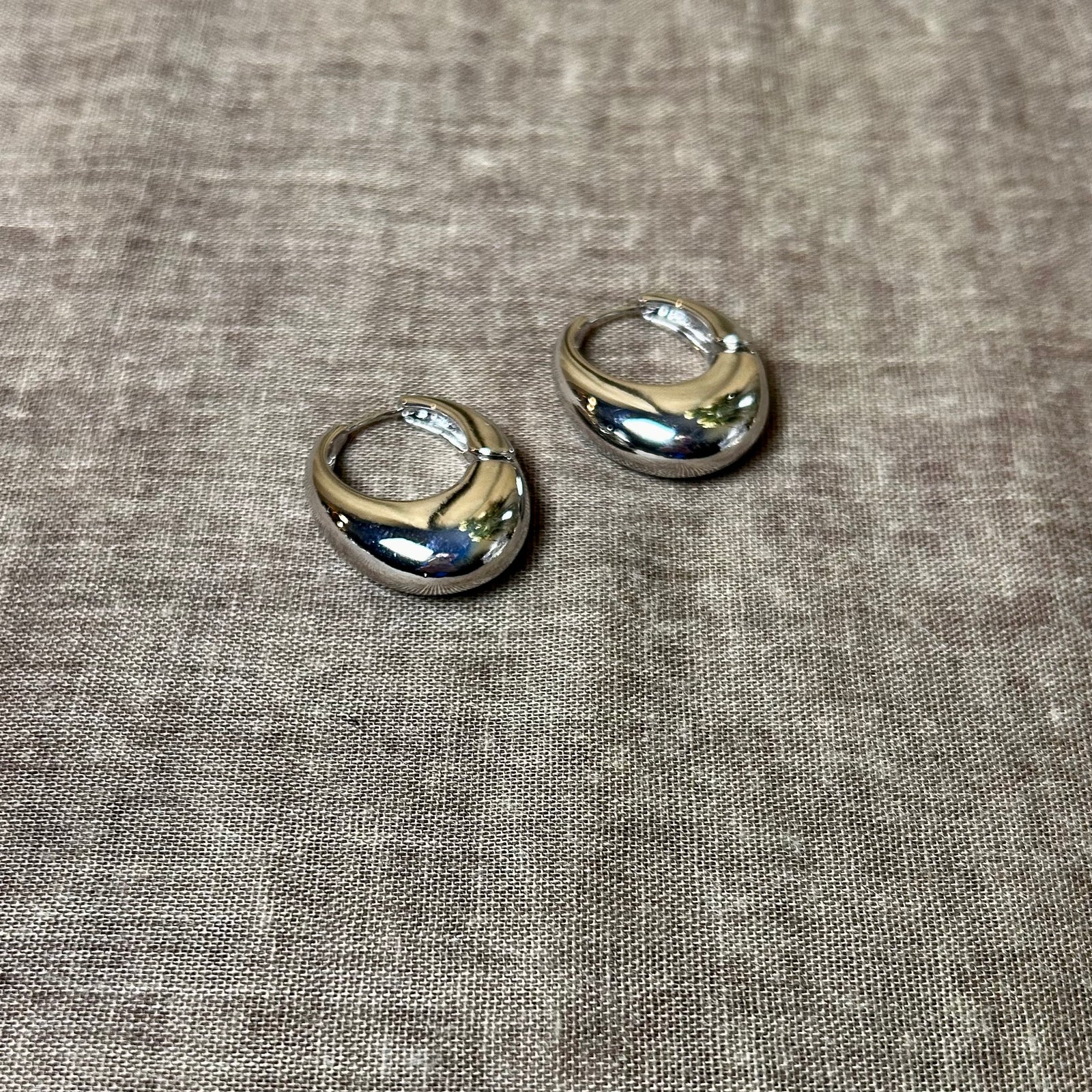 ANASTACIA irregular hoop earrings