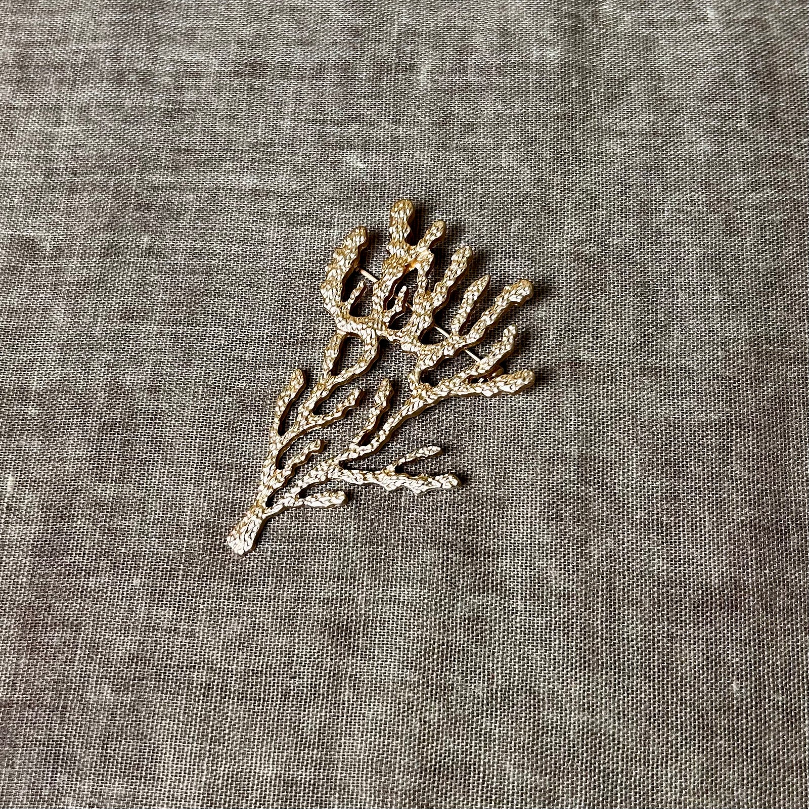 SABRINA textured metal branch brooch