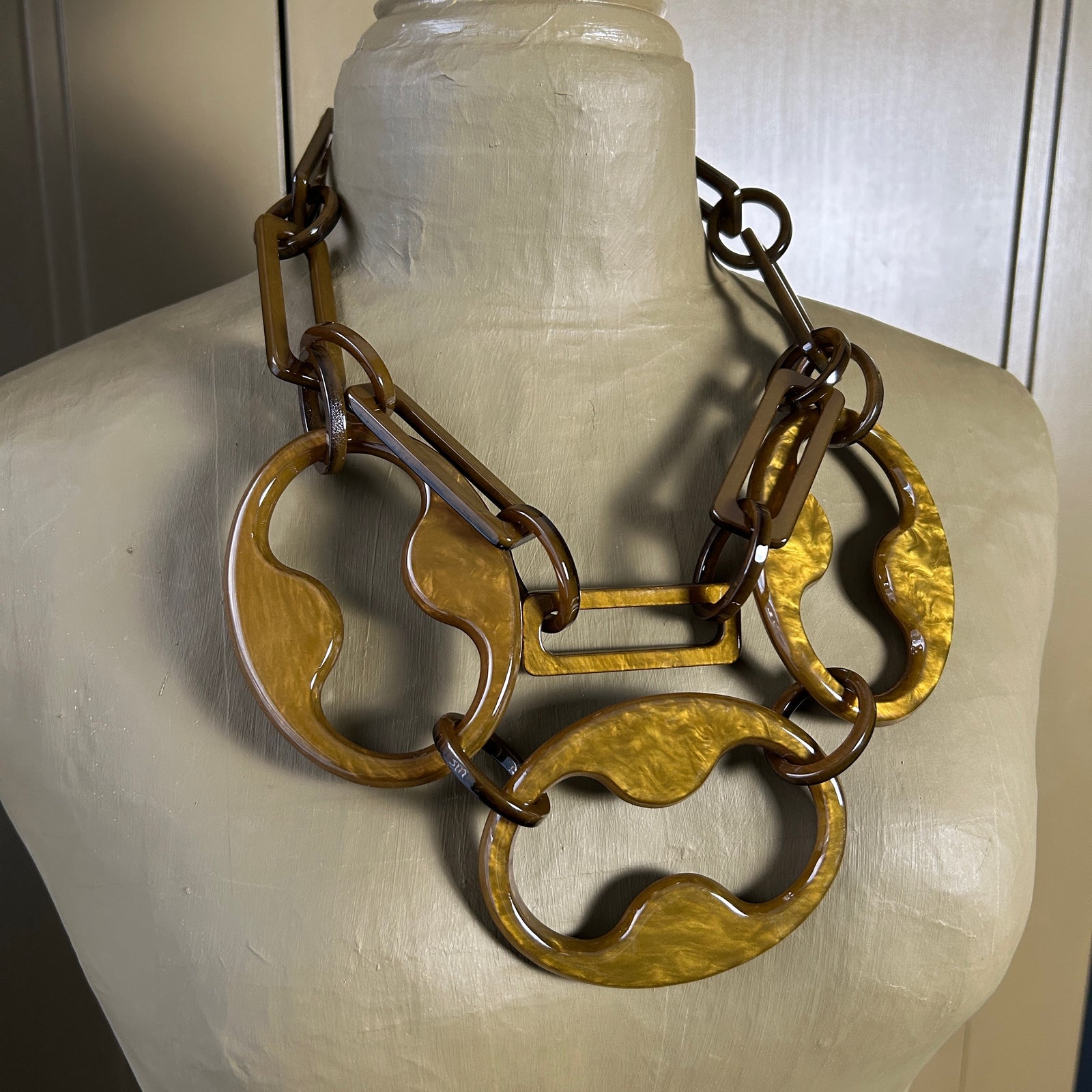 DELORES large resin link statement necklace