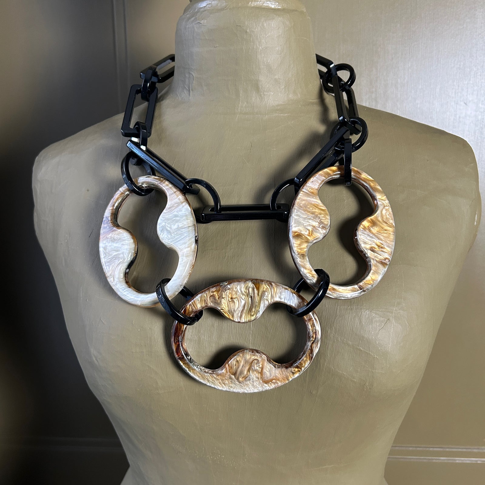 DELORES large resin link statement necklace