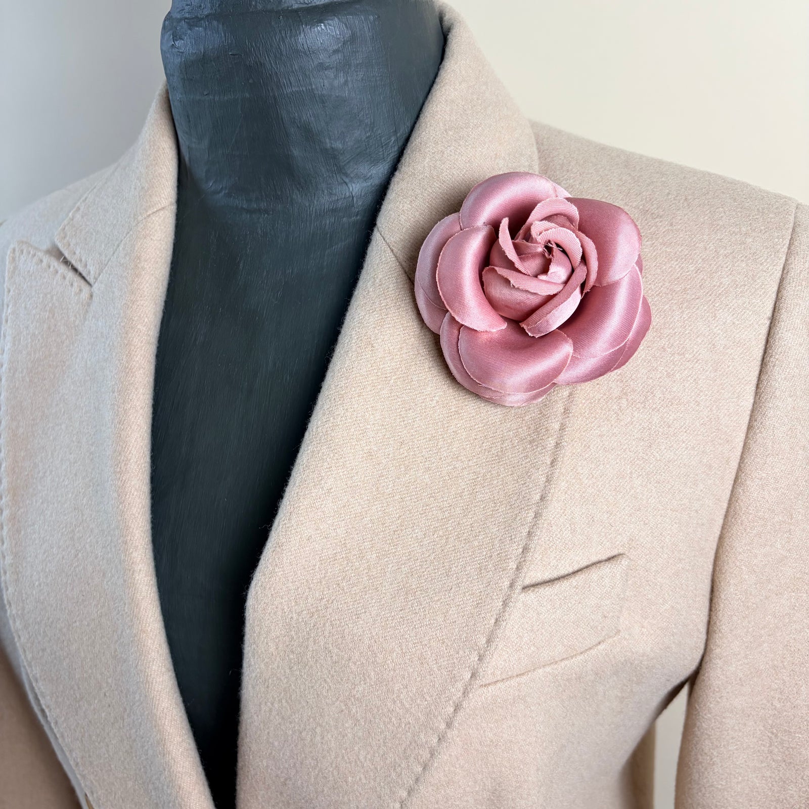 Wendy - small fabric flower brooch/hair fascinator