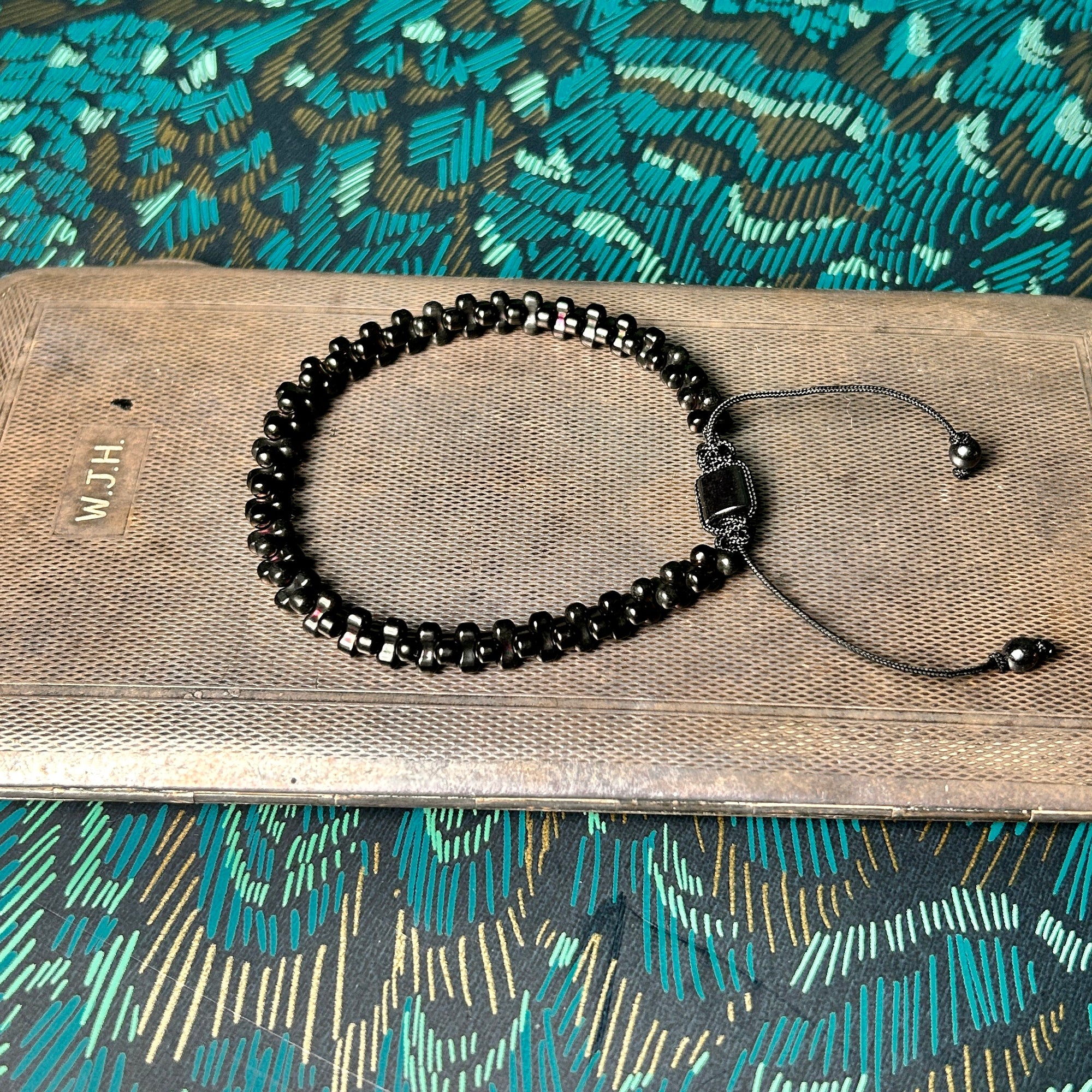 'Kieran' handmade men's black hematite rivet beaded slider bracelet