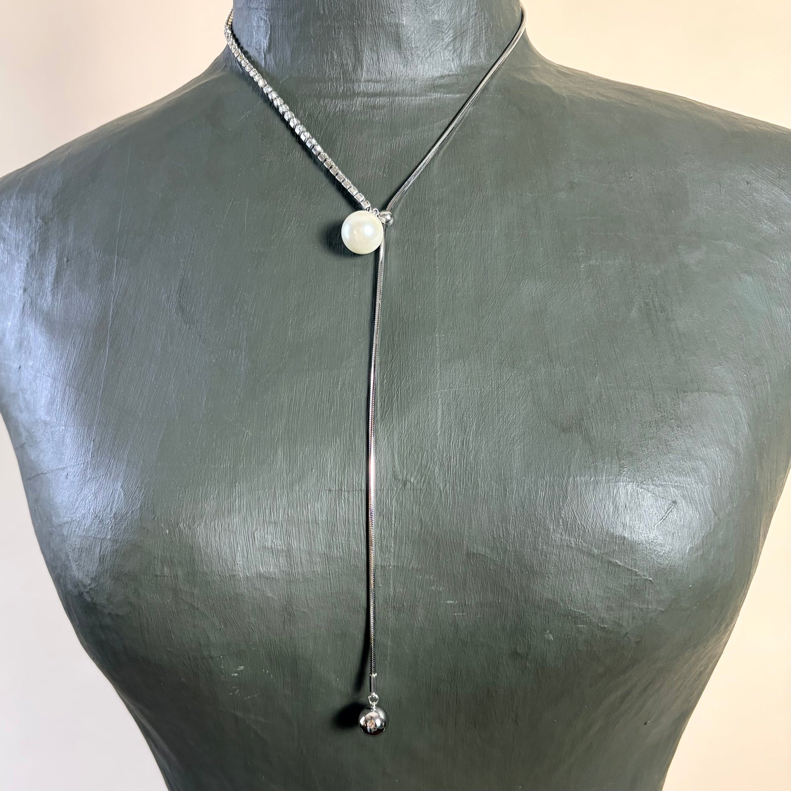 Bunny - adjustable steel necklace with crystals and ball pendant