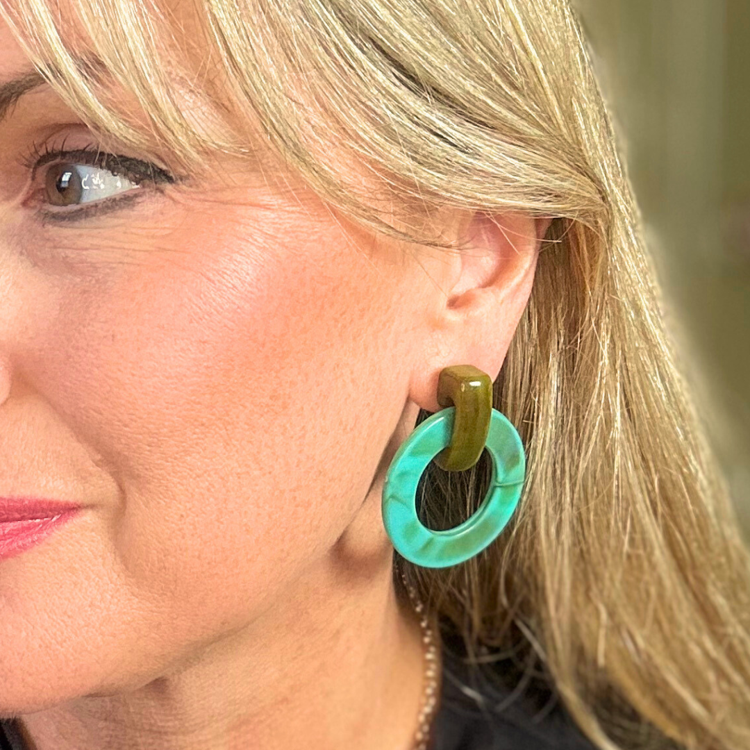 JANE resin circle pendant earrings