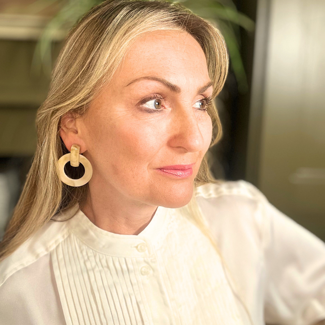 JANE resin circle pendant earrings