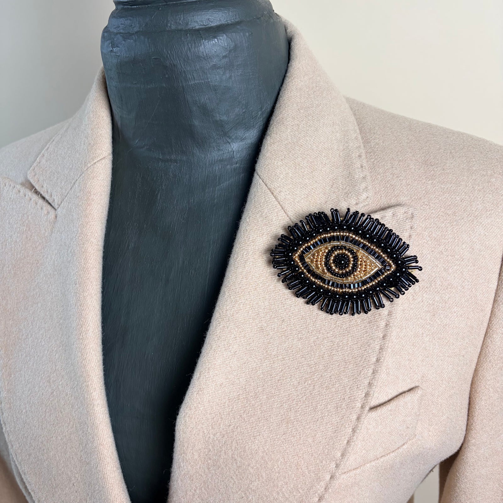 Blythe - large beaded eye brooch