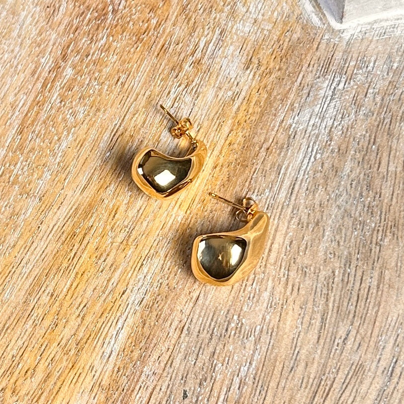 everyday earrings
gold stud earrings
gold teardrop earrings
gold drop earrings
everyday gold earrings
earrings for work 
