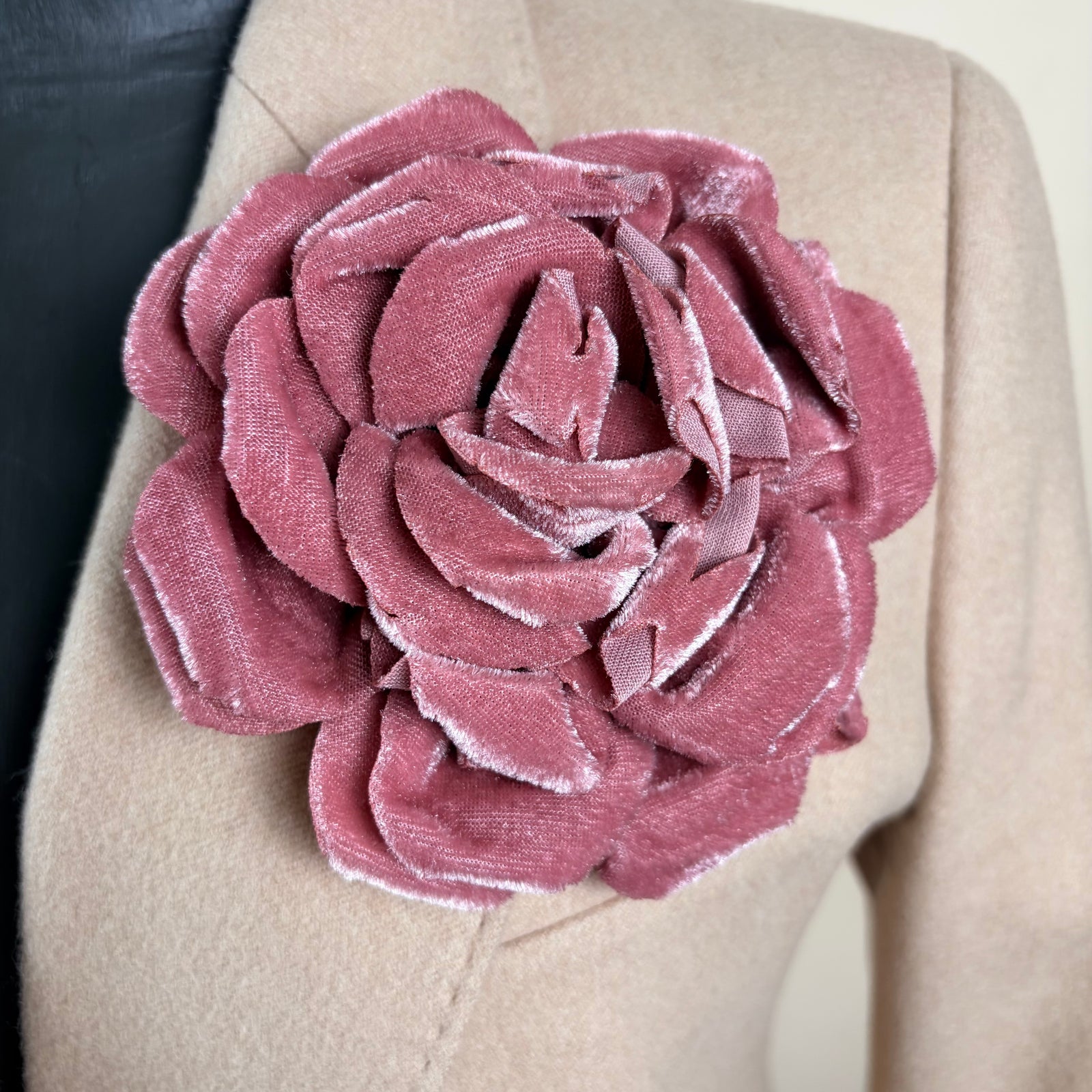 Large velvet flower brooch 'GUINEVERE'