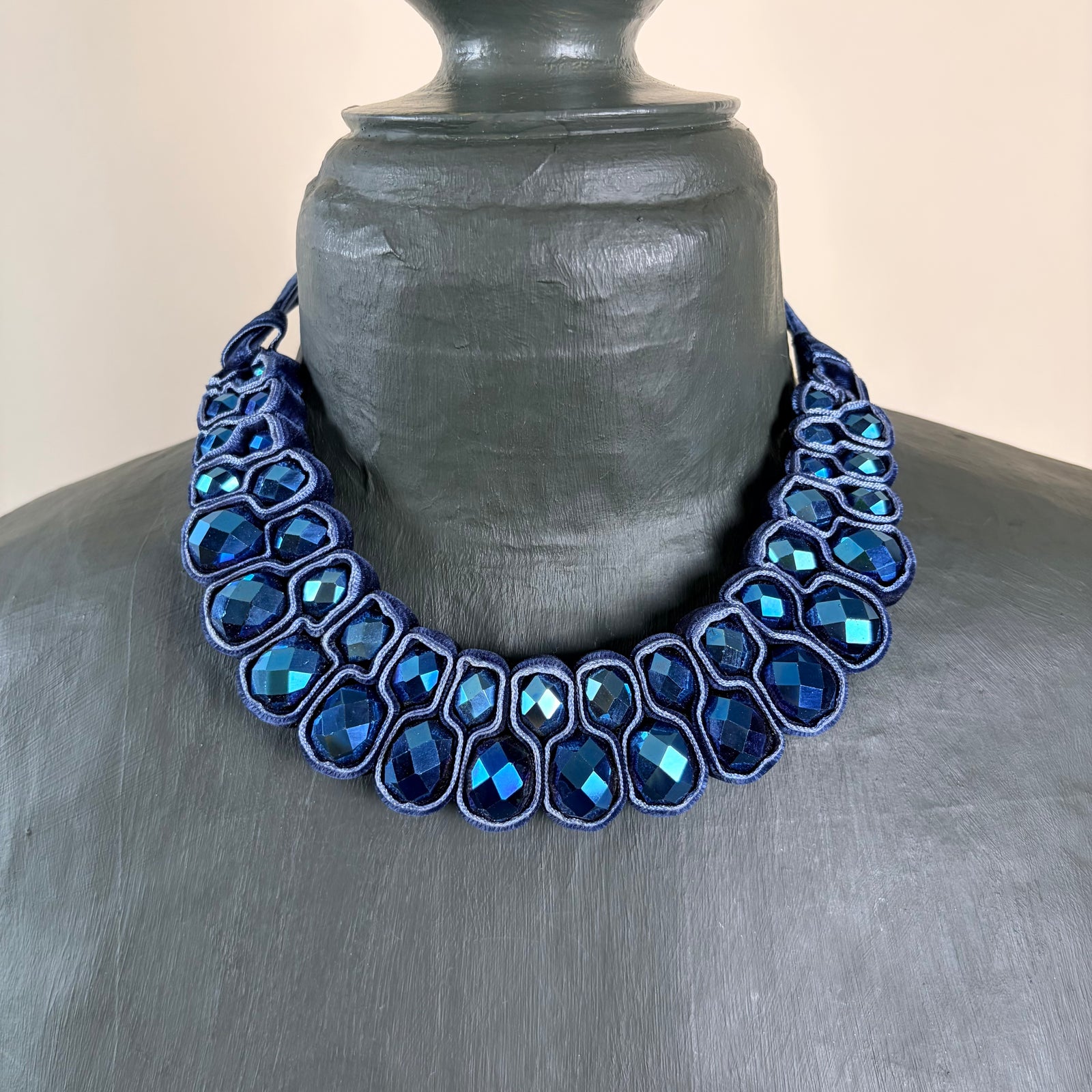 Ribbon and bead choker necklace 'ANN'
