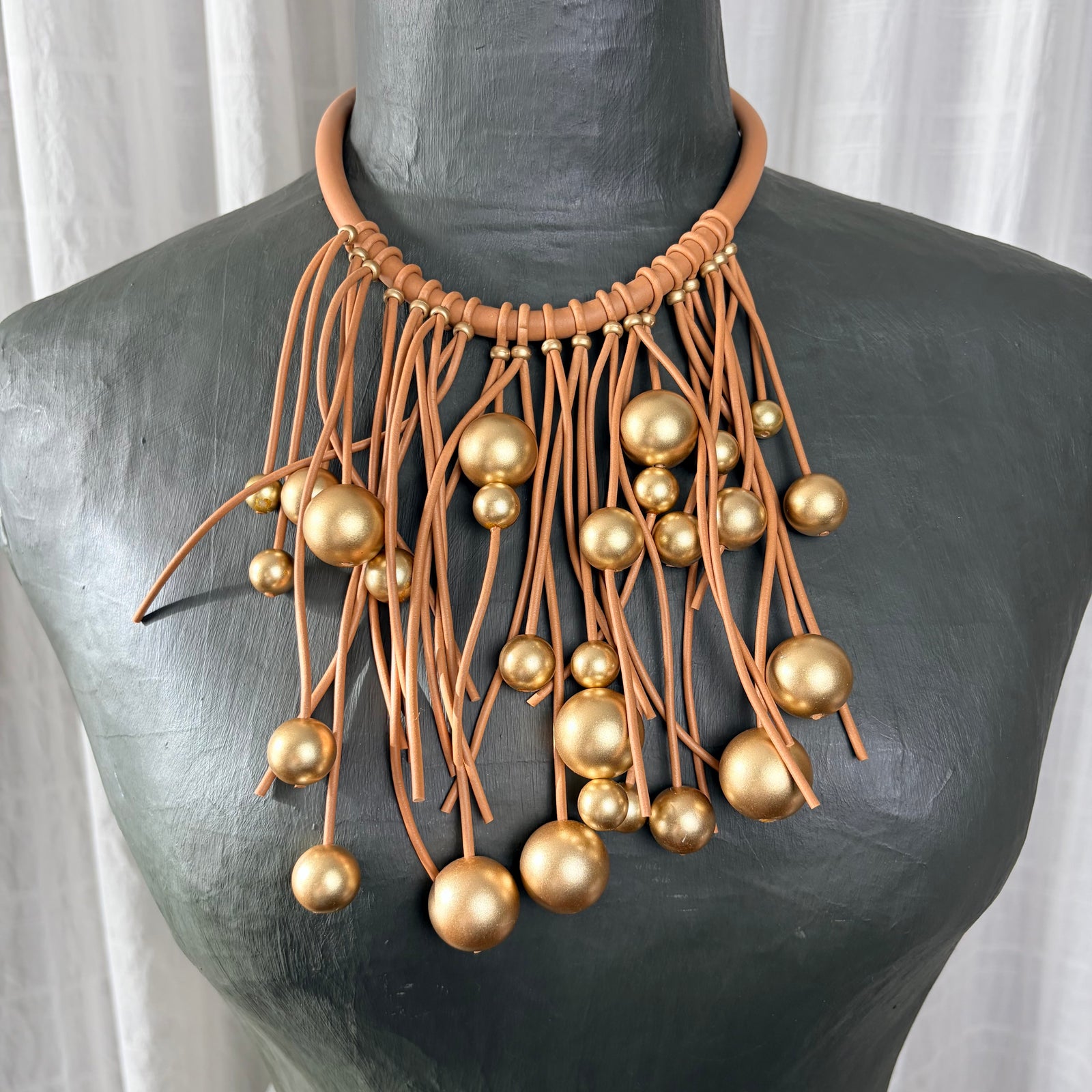 Rubber fringe and ball statement necklace 'COSIMA'