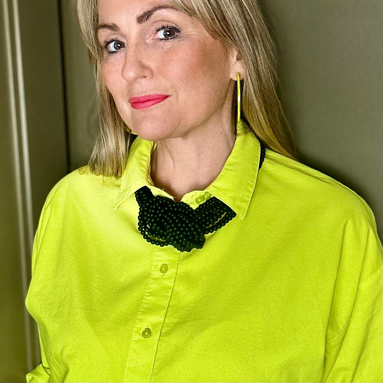 DOREEN knotted resin beaded choker necklace