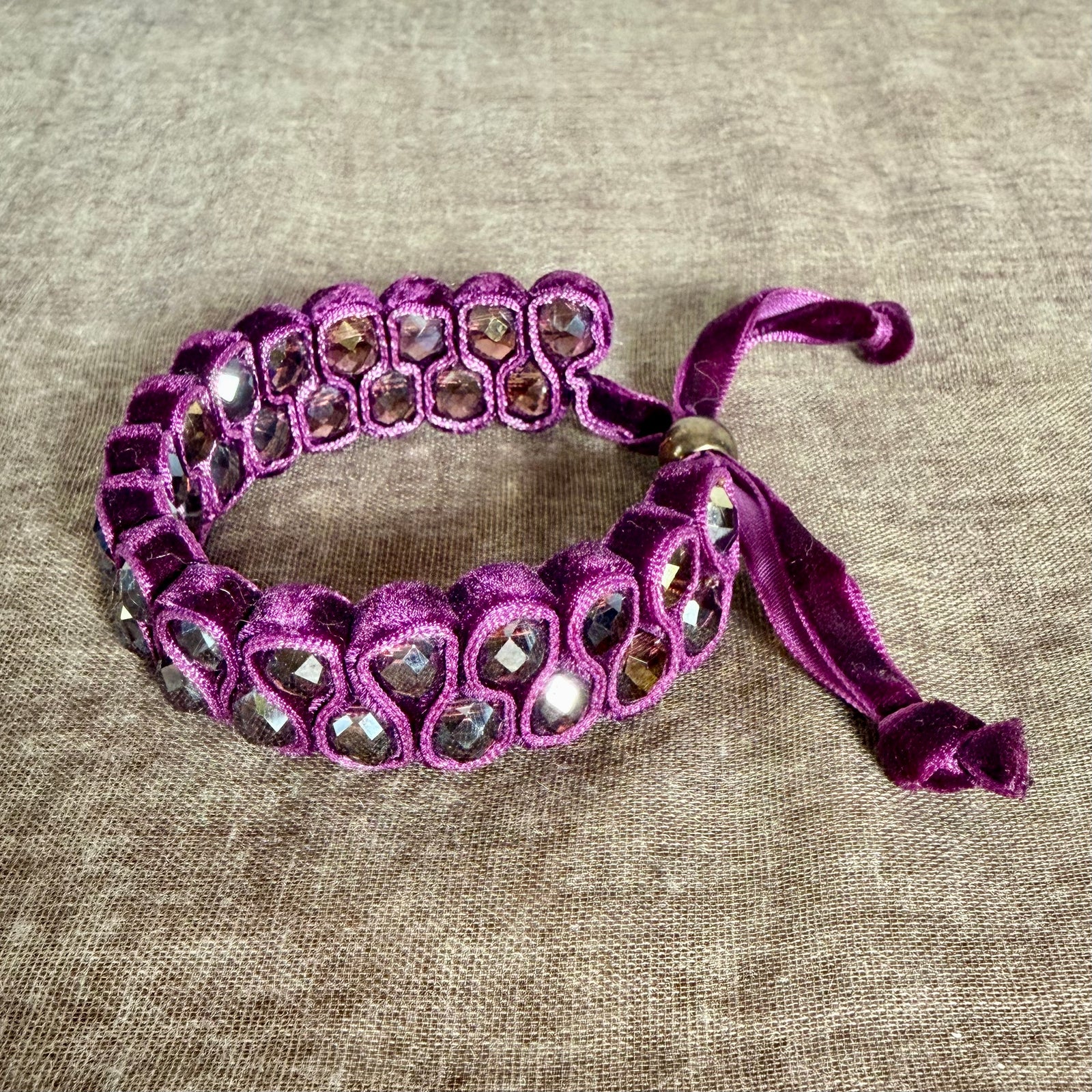 Iridescent bead and ribbon slider bracelet 'DAWN'