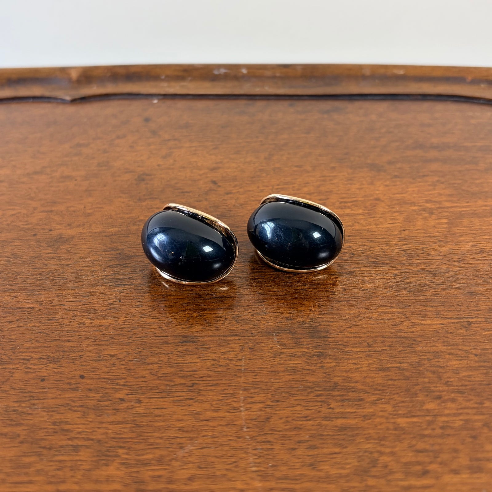 Leigh - metal resin shaped stud earrings