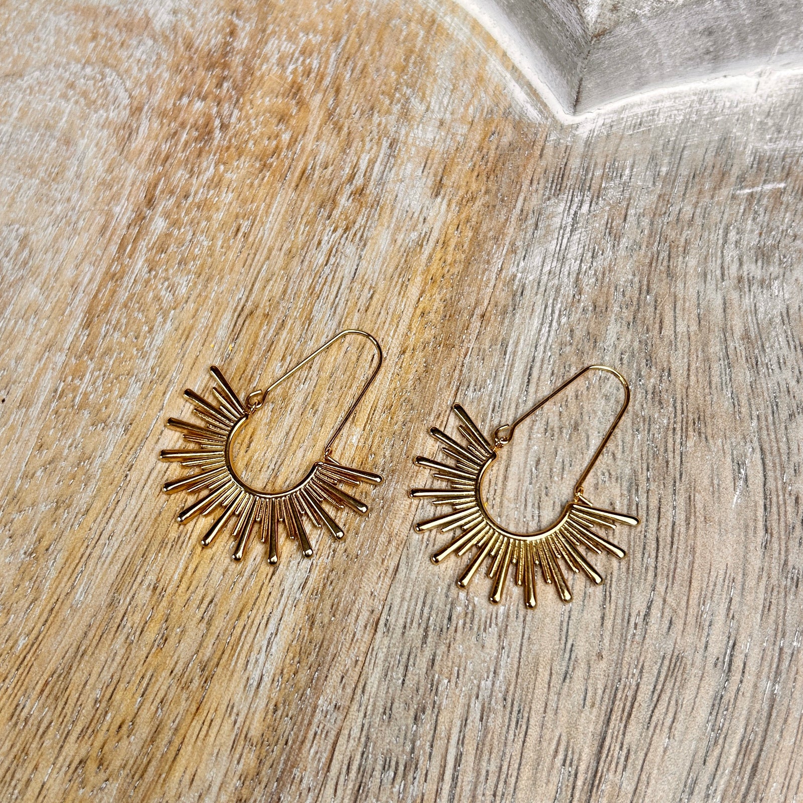 Yolande - small hoop half sun earrings
