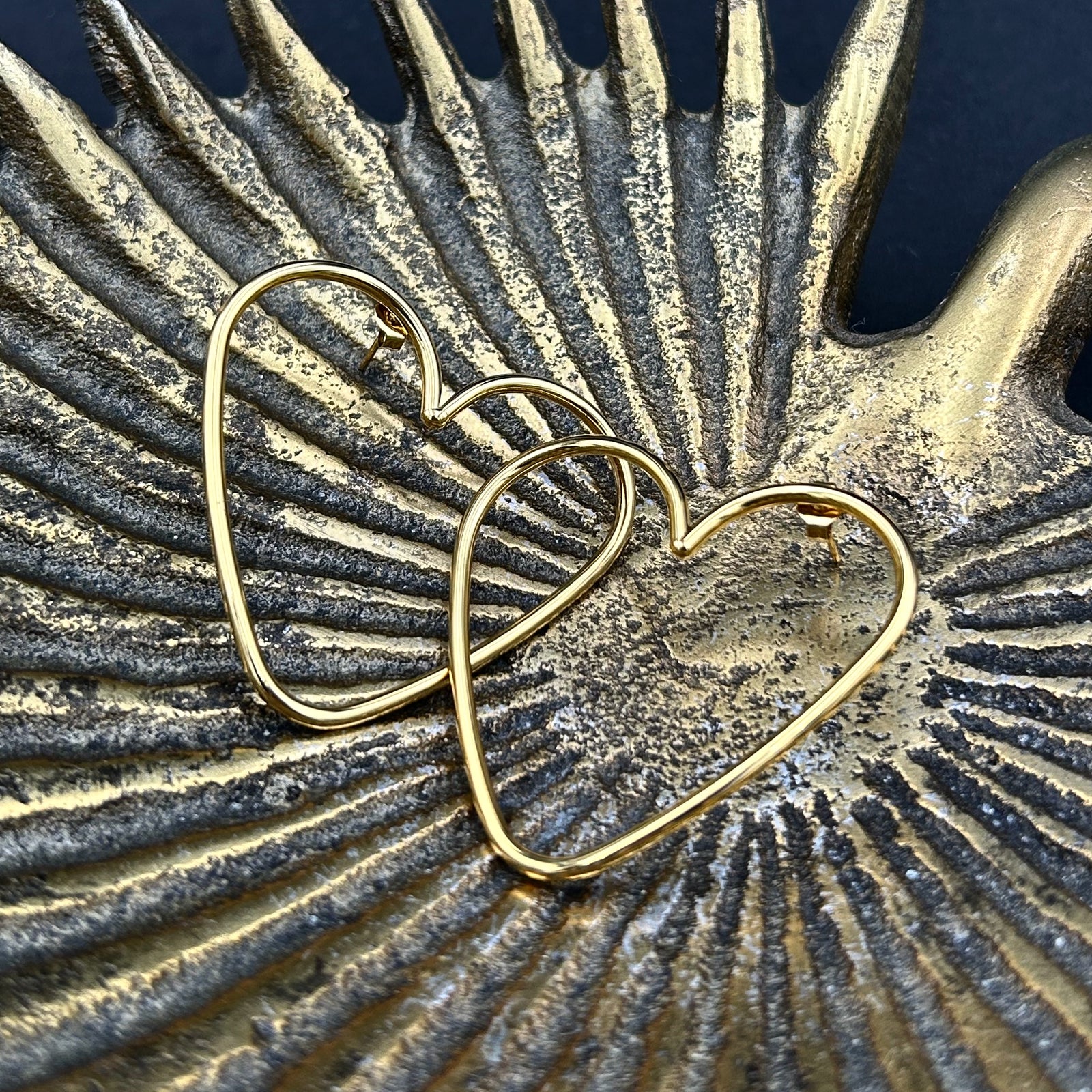 TILLY steel heart shaped stud earrings