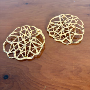 Large filigree disc statement earrings 'CAPUCINE'